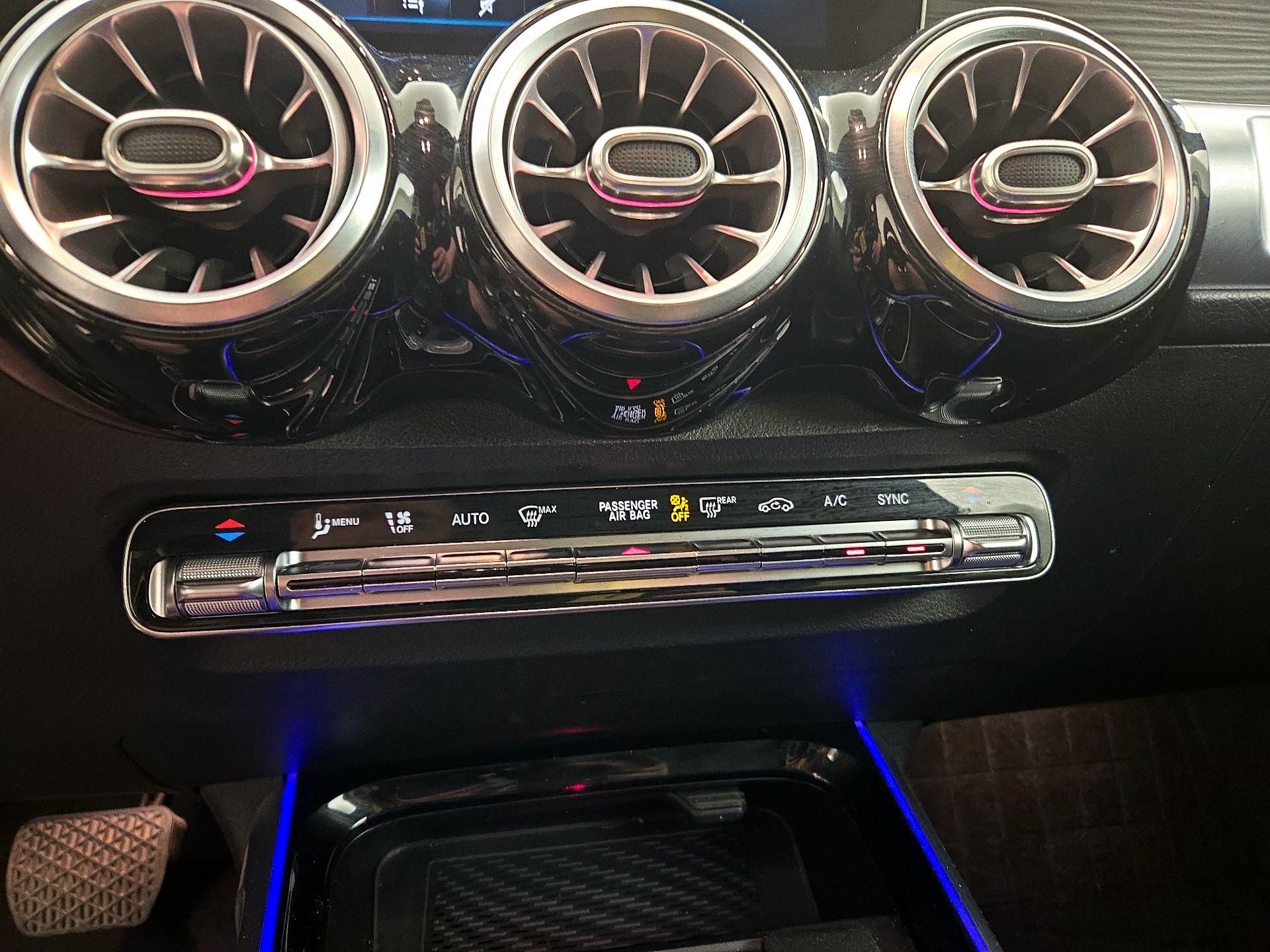 Thumbnail: 2020 Mercedes-Benz GLB - 17