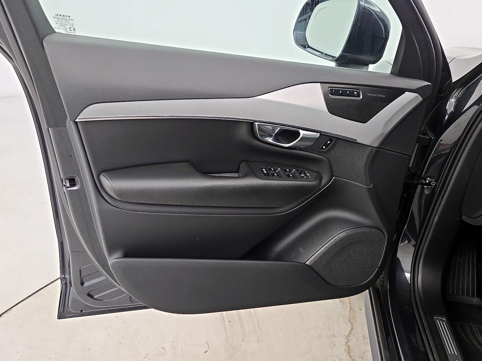 2022 Volvo XC90 Momentum - Photo 13