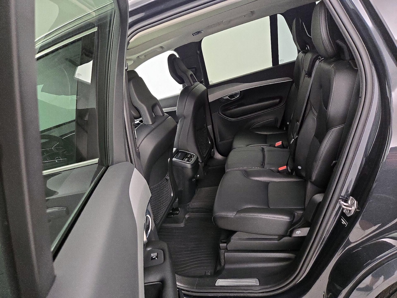 2022 Volvo XC90 Momentum - Photo 22