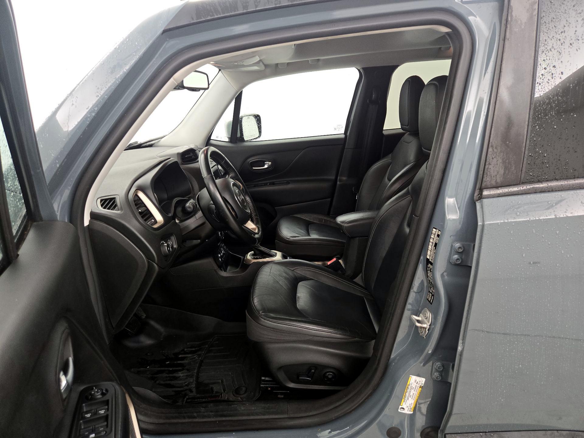 Thumbnail: 2017 Jeep Renegade - 11