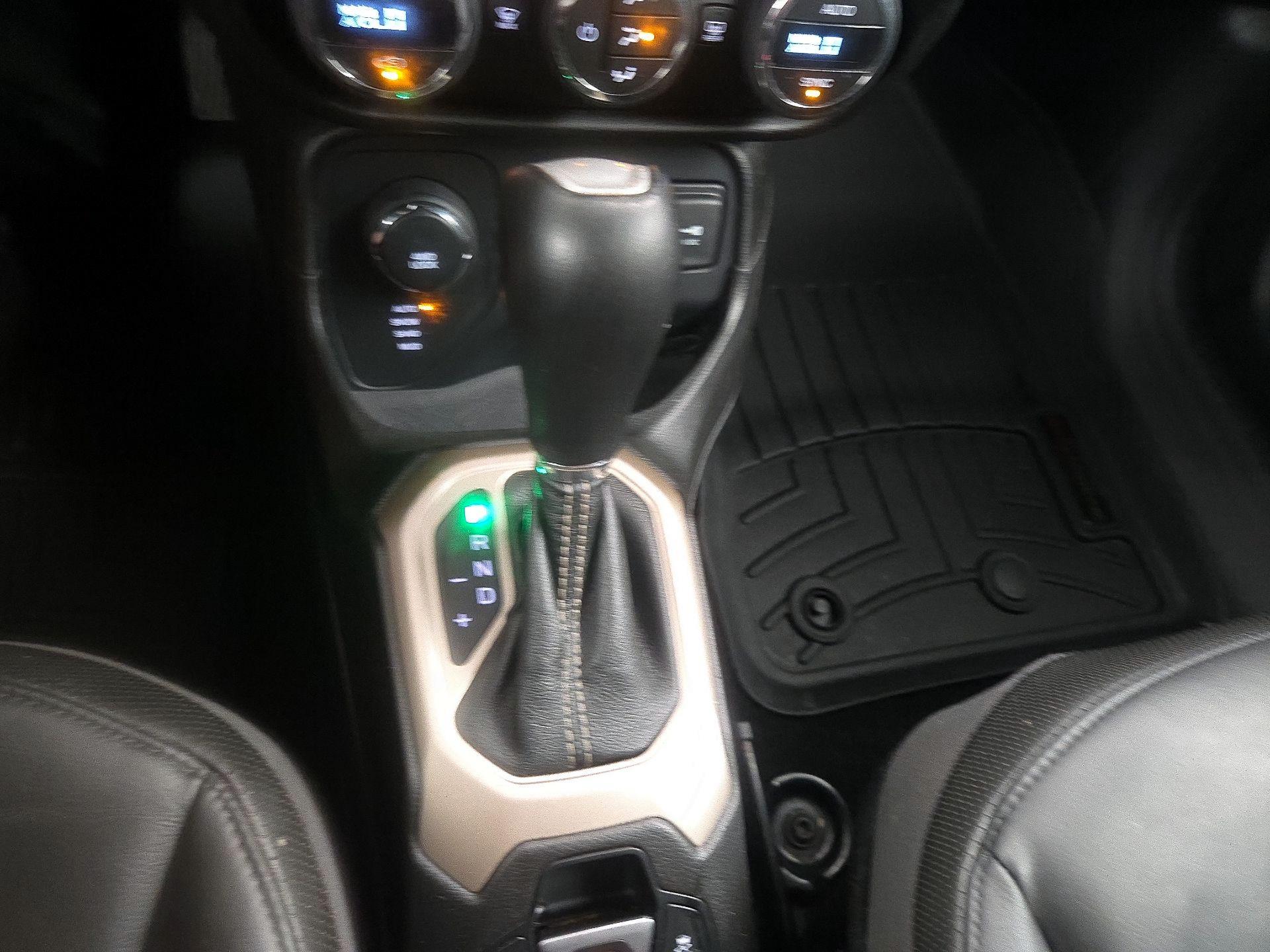 Thumbnail: 2017 Jeep Renegade - 18