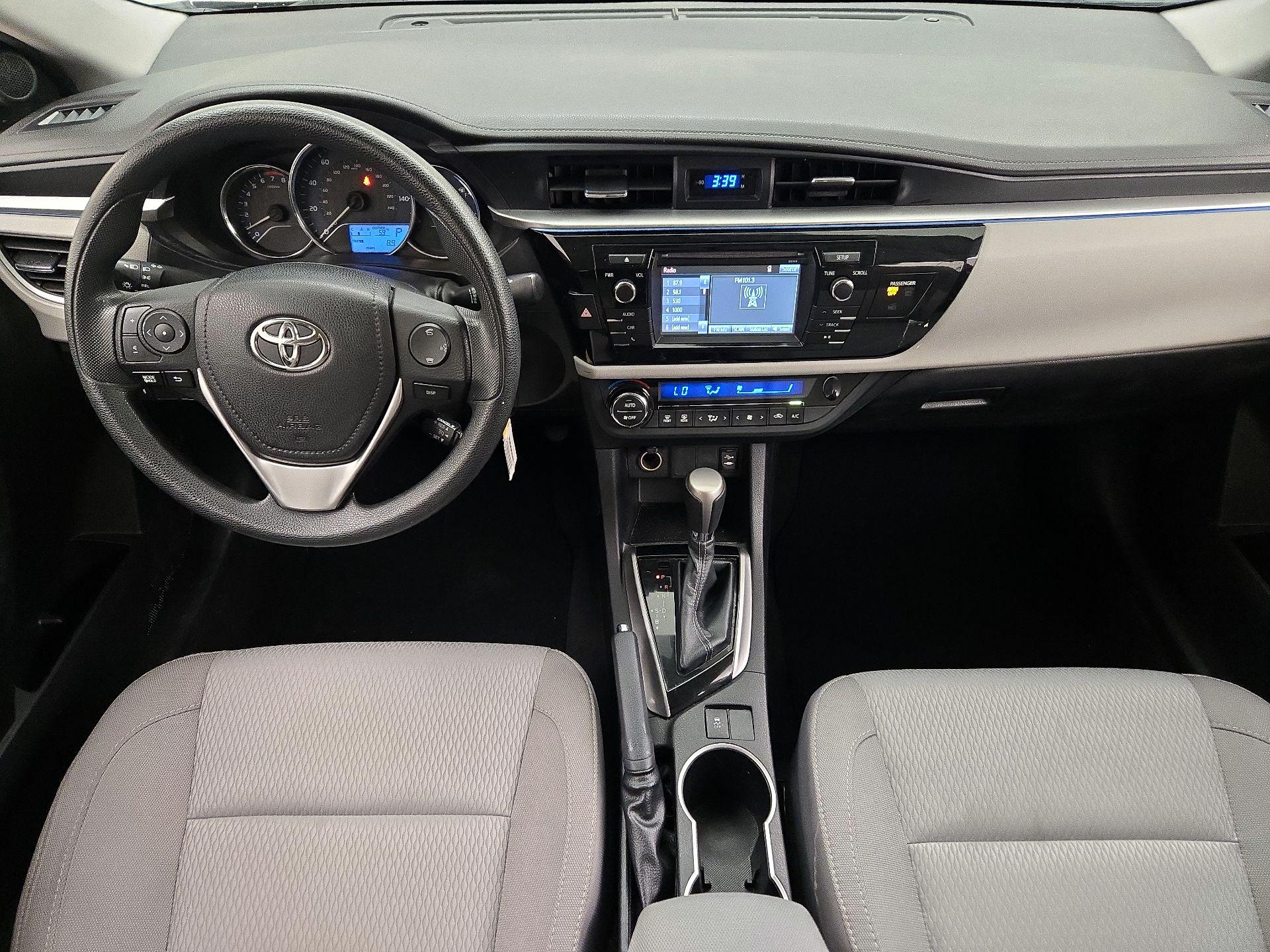Thumbnail: 2015 Toyota Corolla - 9