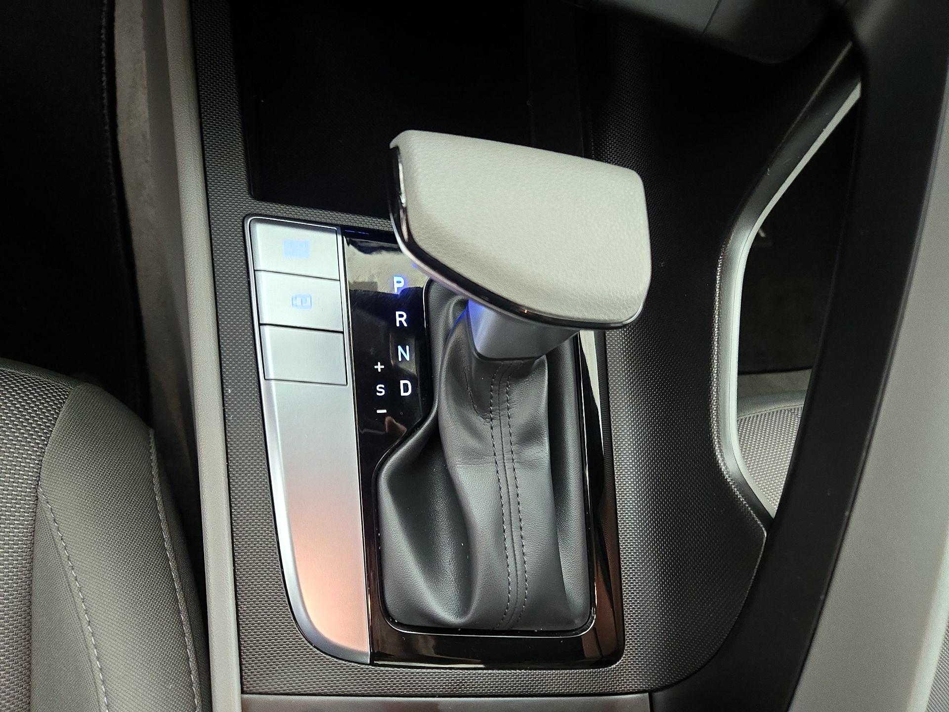 Thumbnail: 2025 Hyundai Elantra - 16