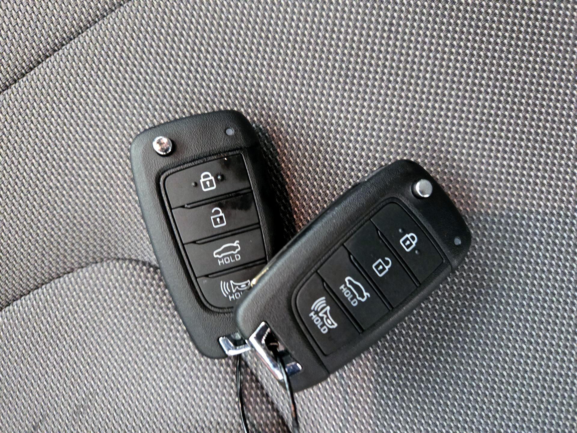 Thumbnail: 2025 Hyundai Elantra - 19