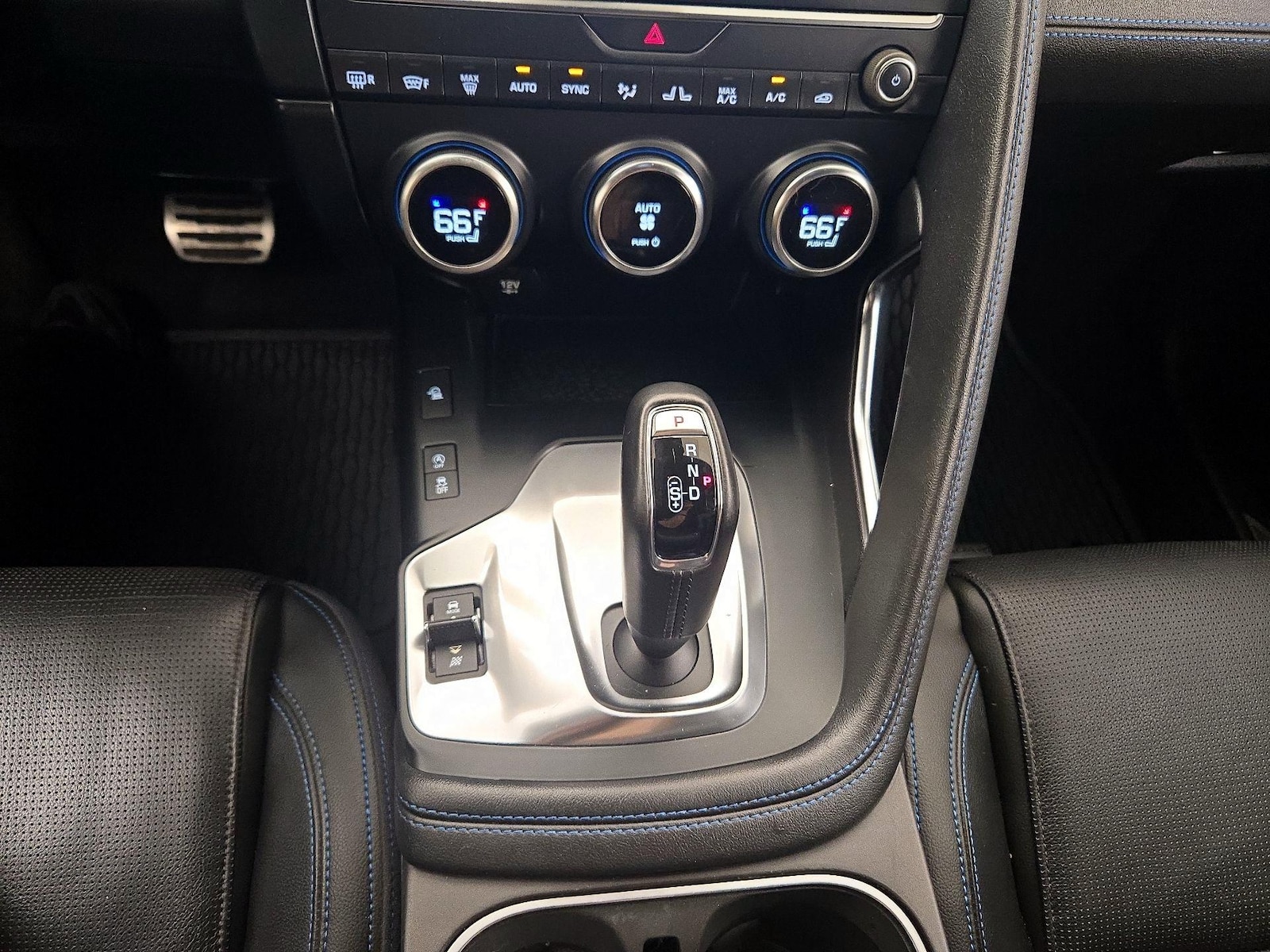 2020 Jaguar E-PACE R-Dynamic SE - Photo 17