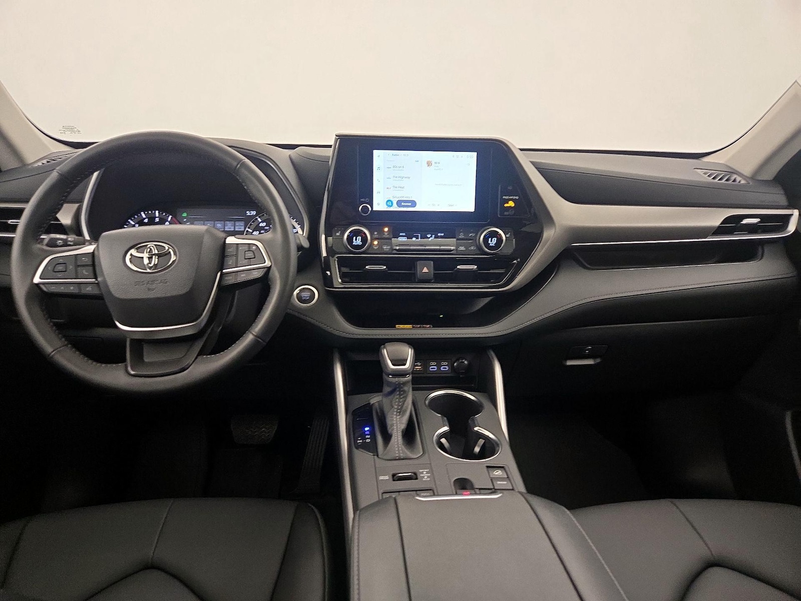 2026 Toyota Highlander XLE - Photo 10