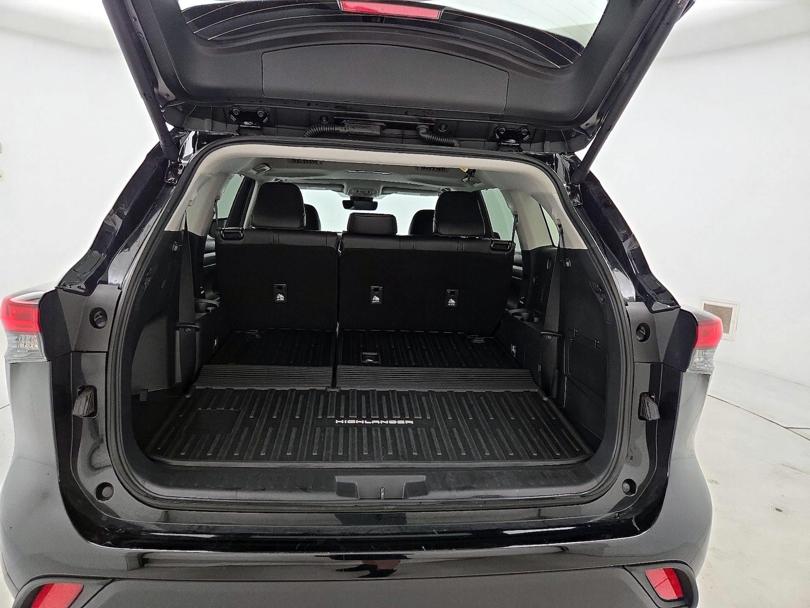 2026 Toyota Highlander XLE - Photo 24