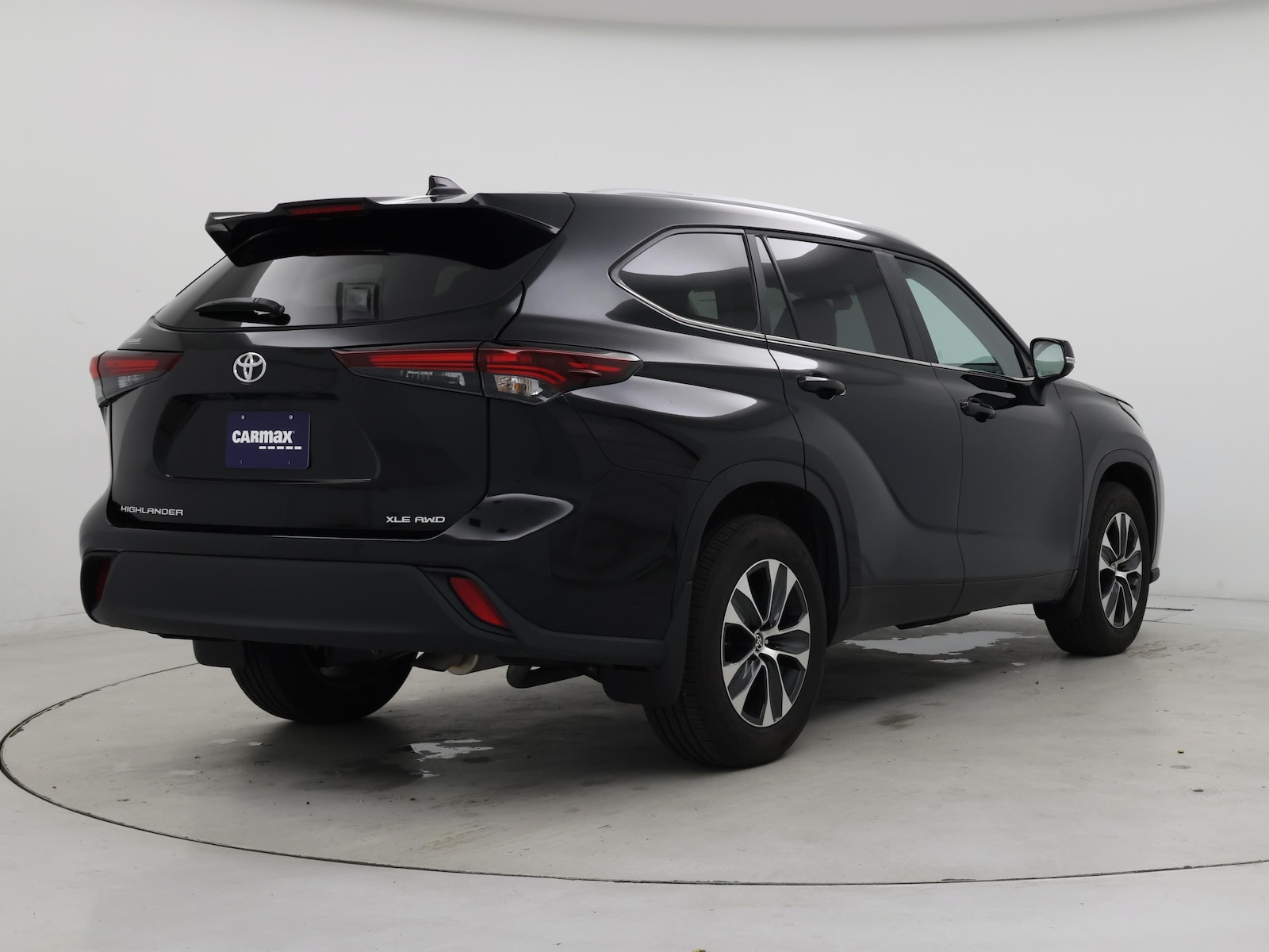2026 Toyota Highlander XLE - Photo 9