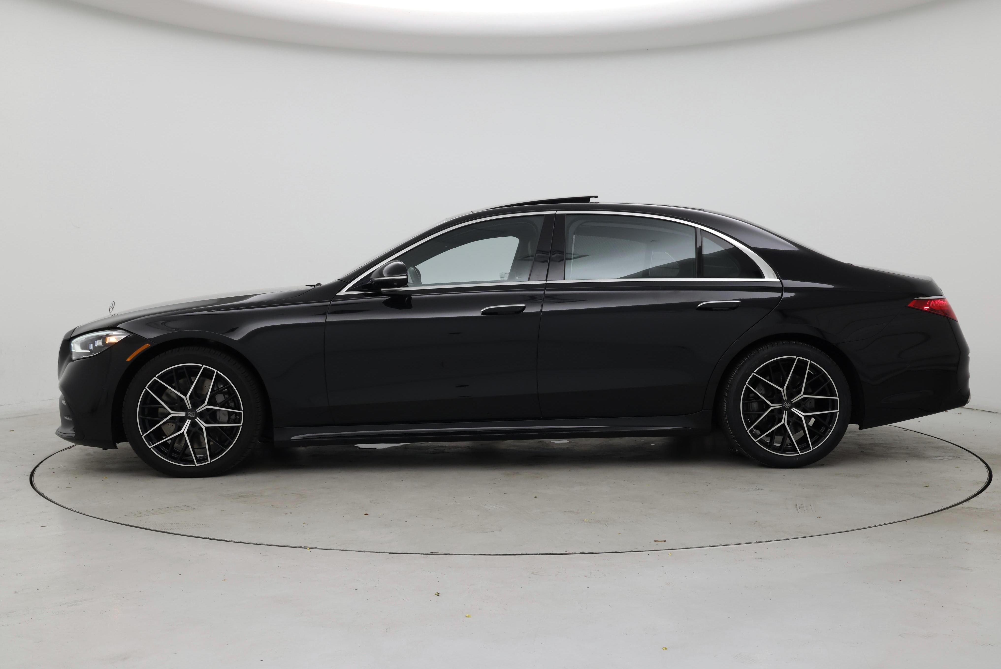 Thumbnail: 2022 Mercedes-Benz S-Class - 3