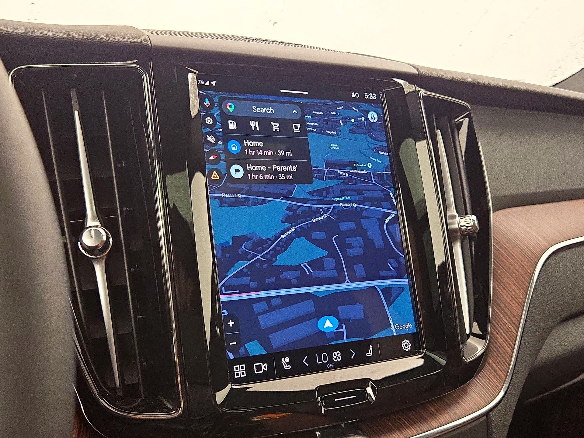Thumbnail: 2025 Volvo XC60 - 14