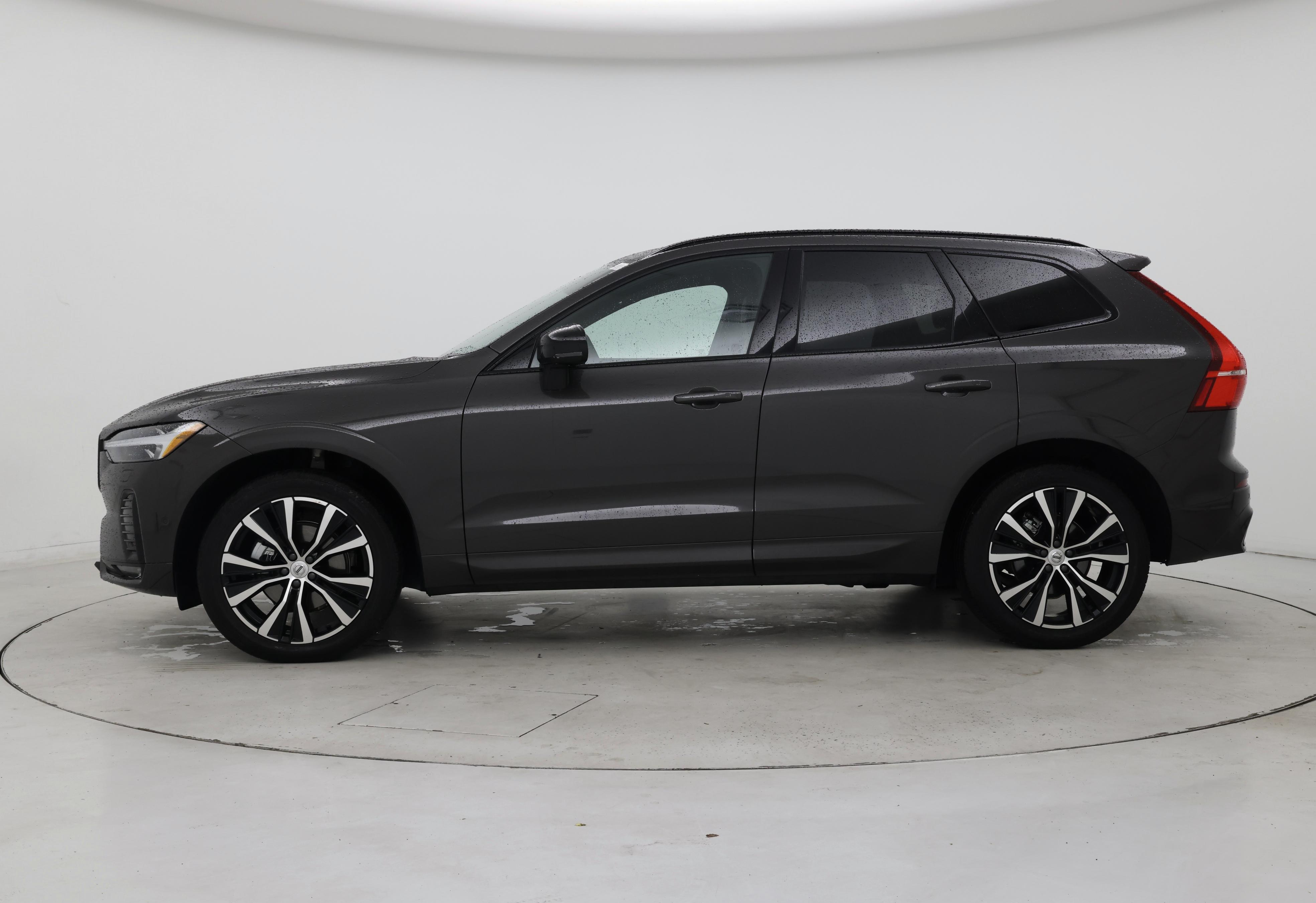 Thumbnail: 2025 Volvo XC60 - 3