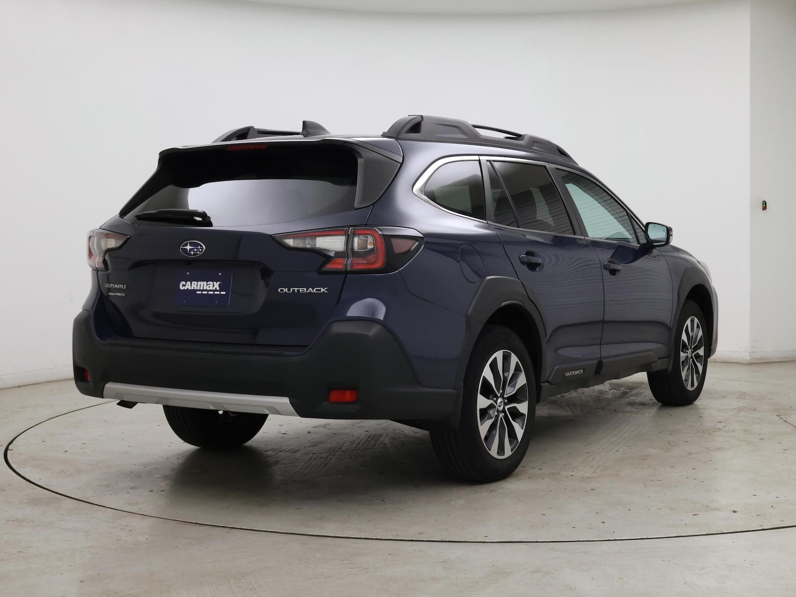 2023 Subaru Outback Limited - Photo 9