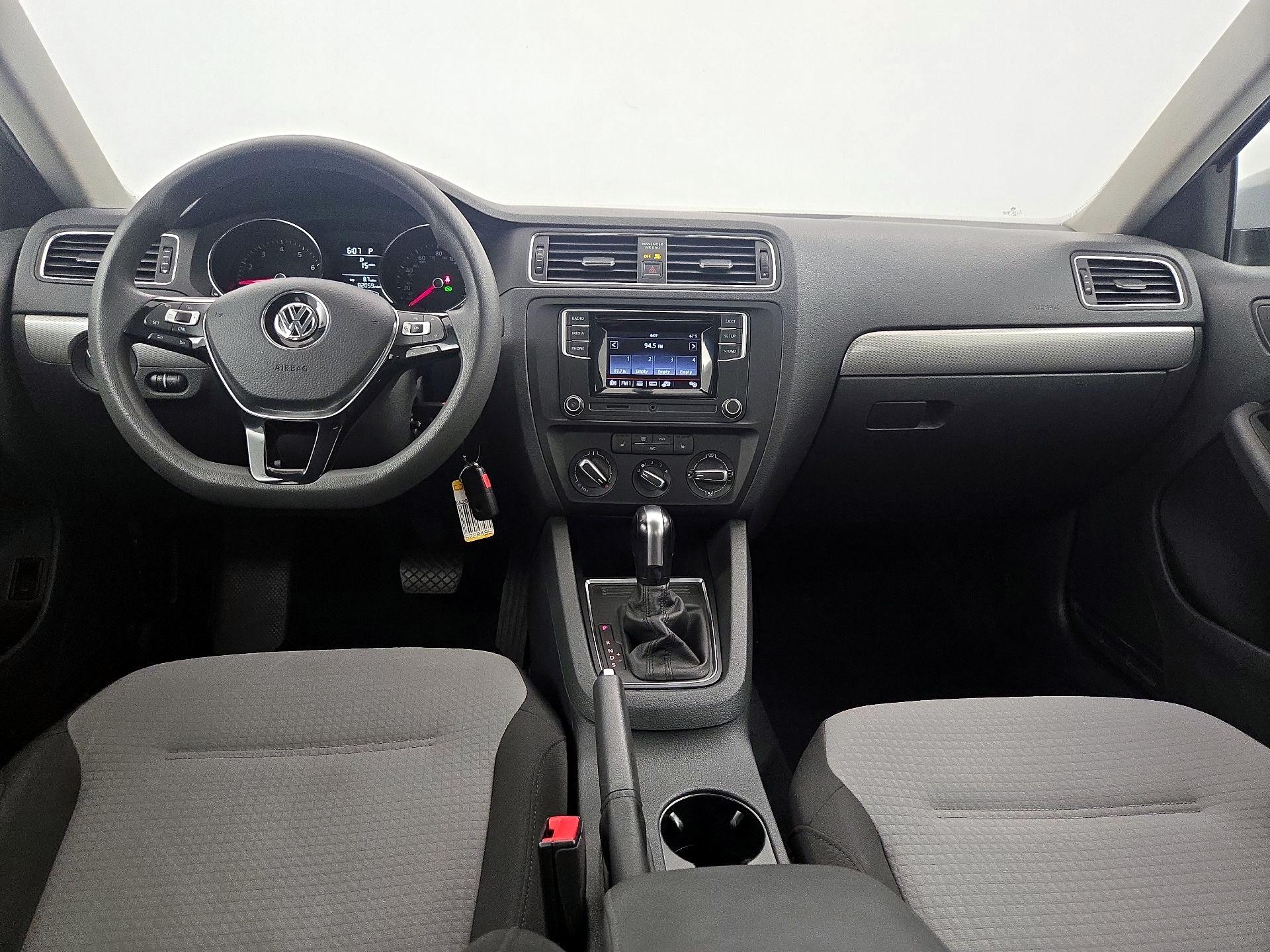 Thumbnail: 2017 Volkswagen Jetta - 9