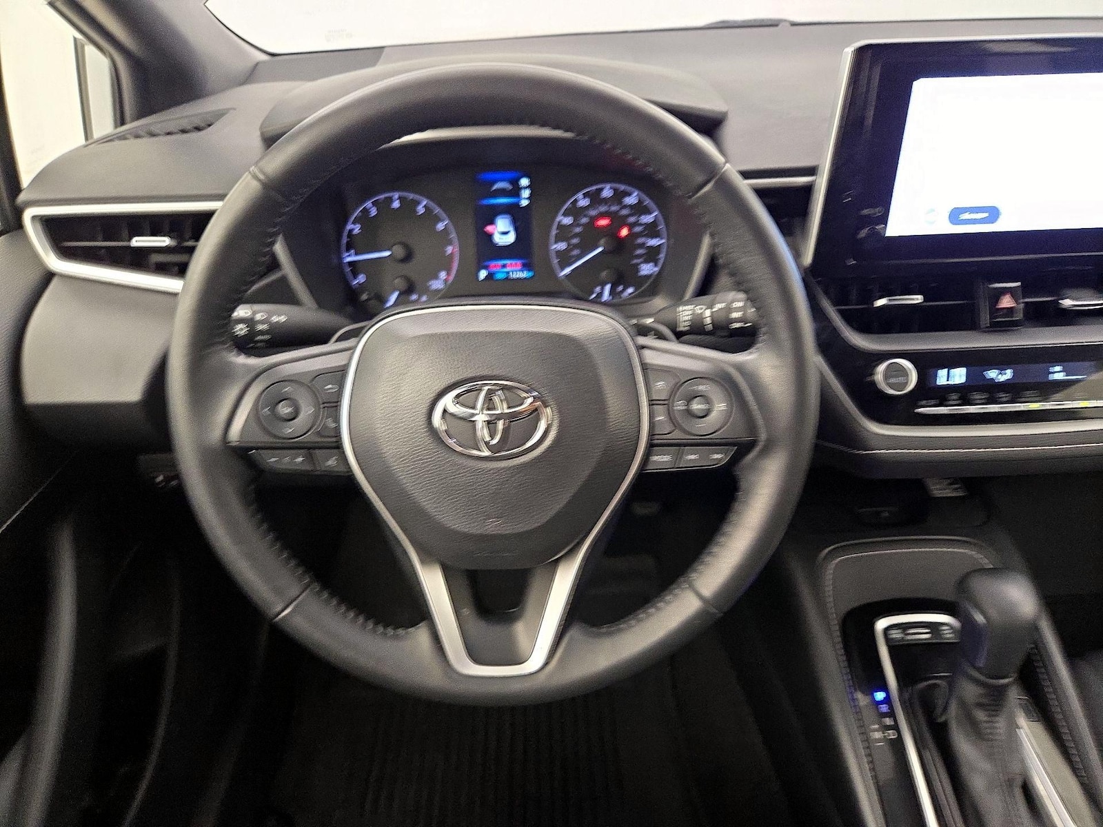 2024 Toyota Corolla Hatchback SE - Photo 11