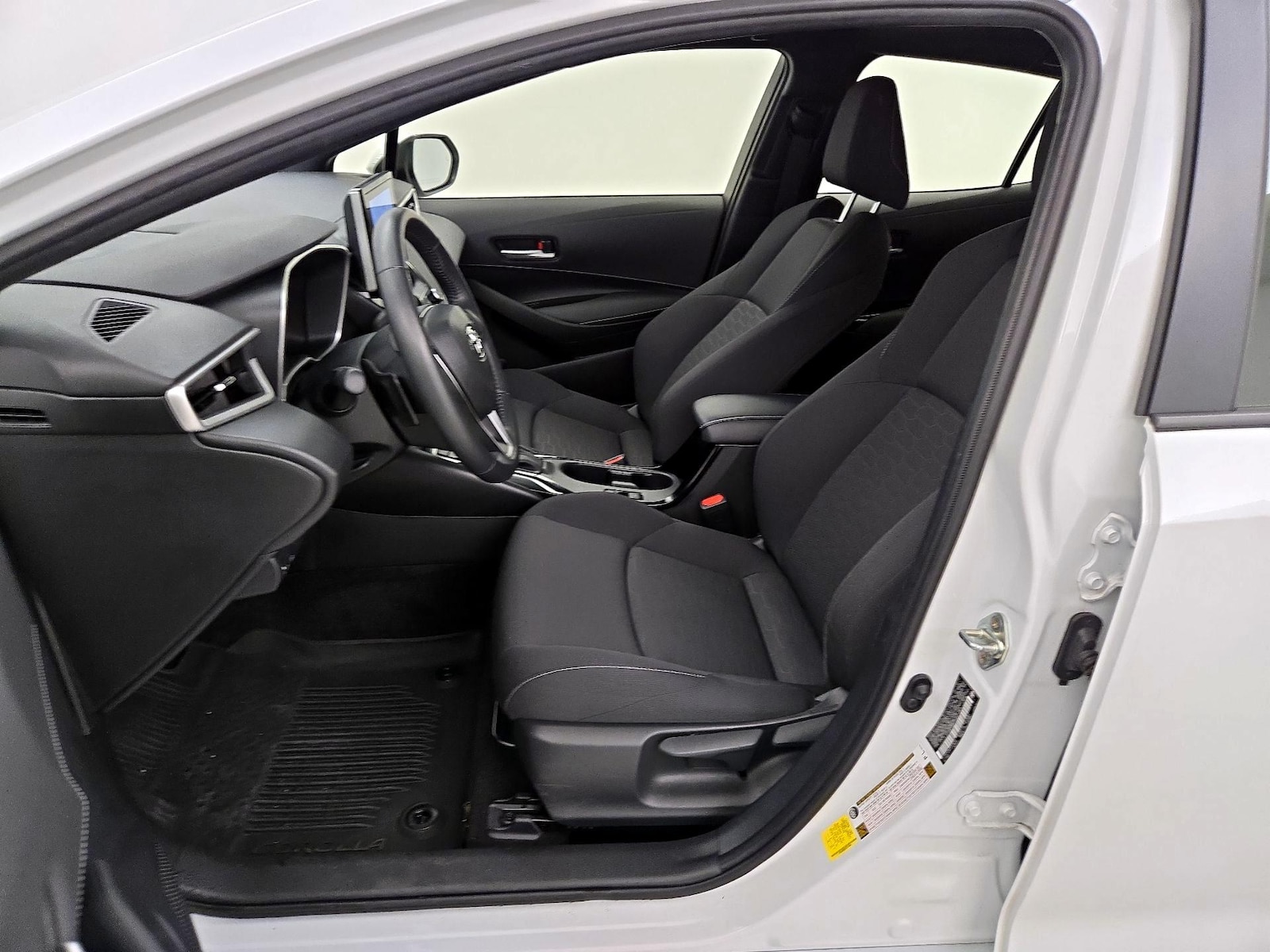 2024 Toyota Corolla Hatchback SE - Photo 12