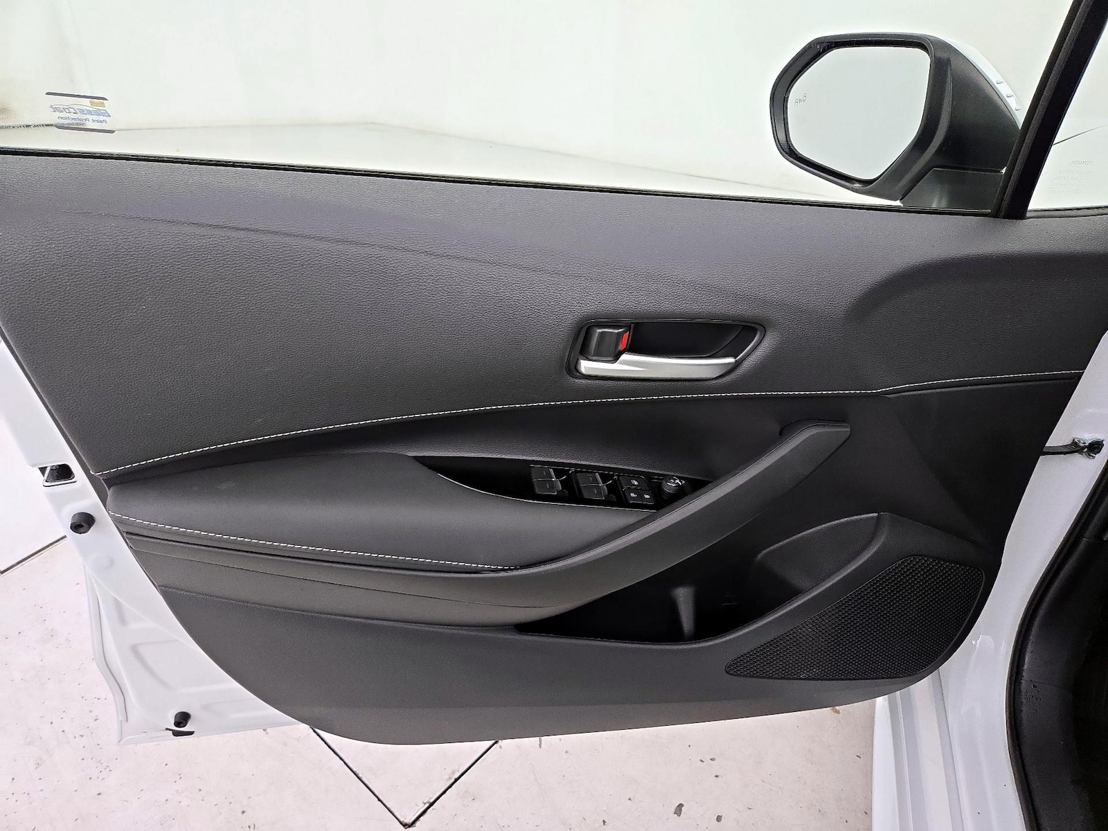 2024 Toyota Corolla Hatchback SE - Photo 13