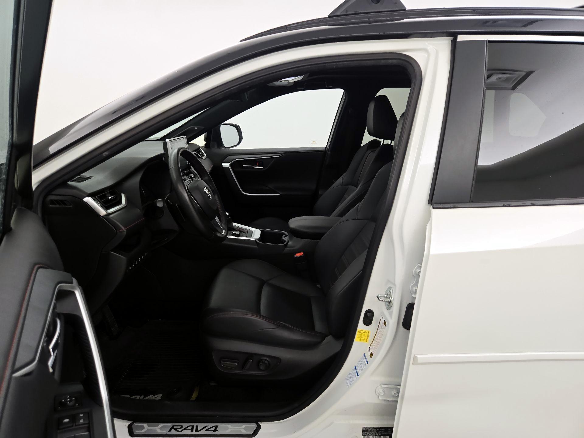 Thumbnail: 2022 Toyota RAV4 - 11