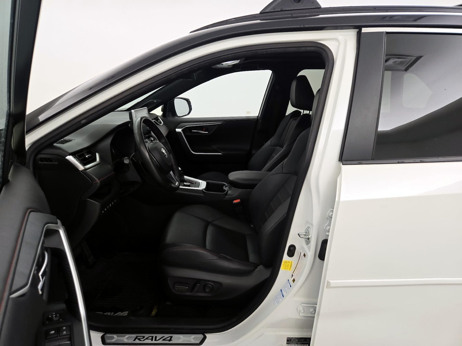 2022 Toyota RAV4 XSE - Photo 12