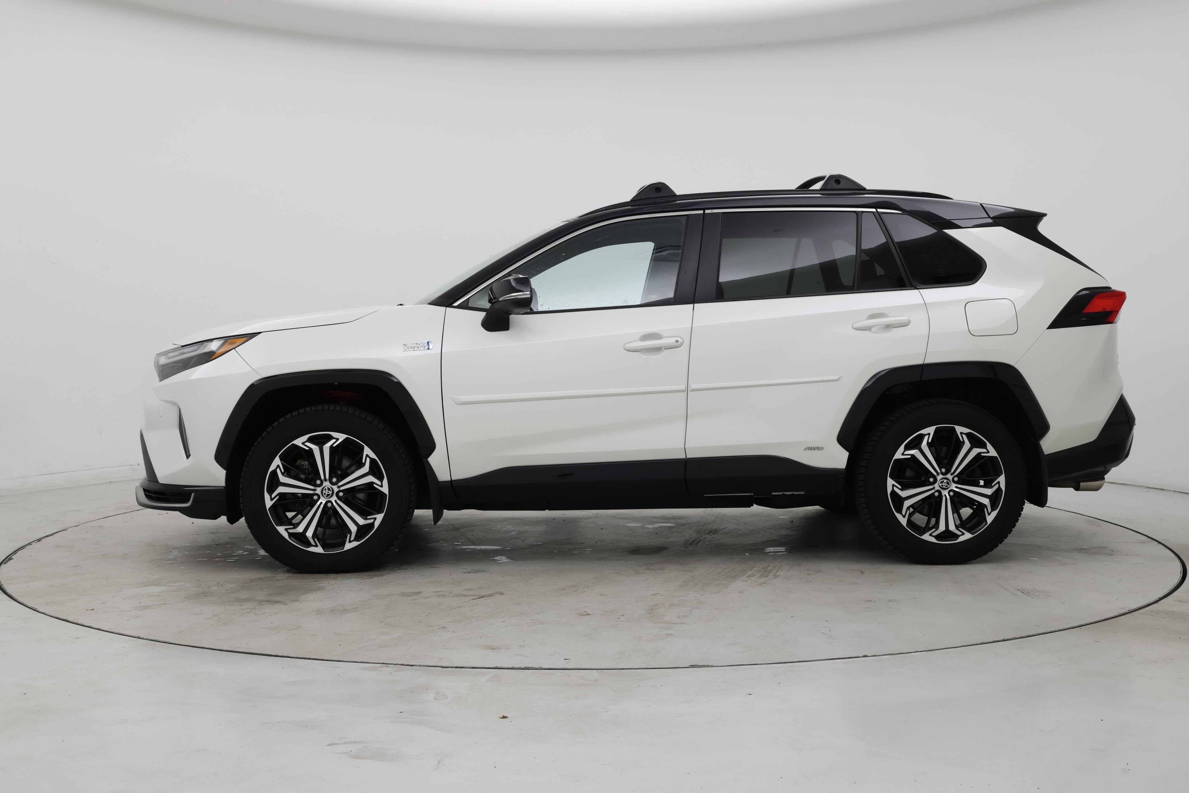 Thumbnail: 2022 Toyota RAV4 - 3