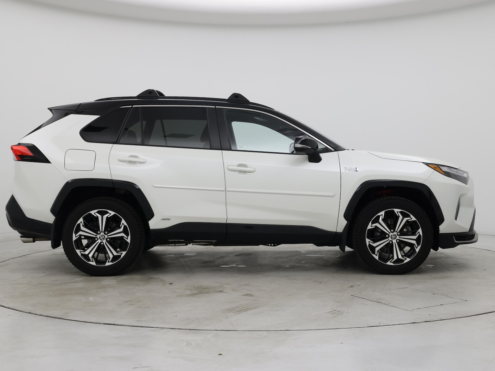 2022 Toyota RAV4 XSE - Photo 8