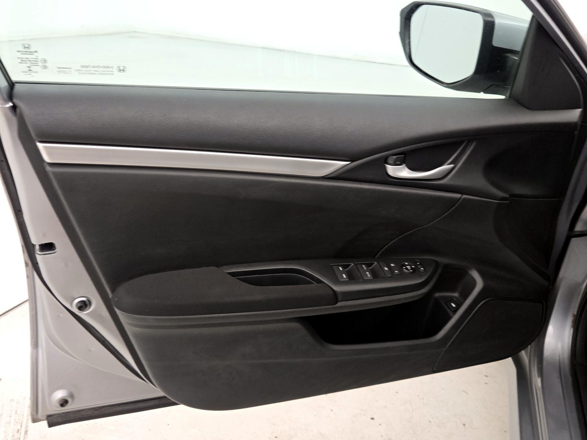 Thumbnail: 2016 Honda Civic - 12
