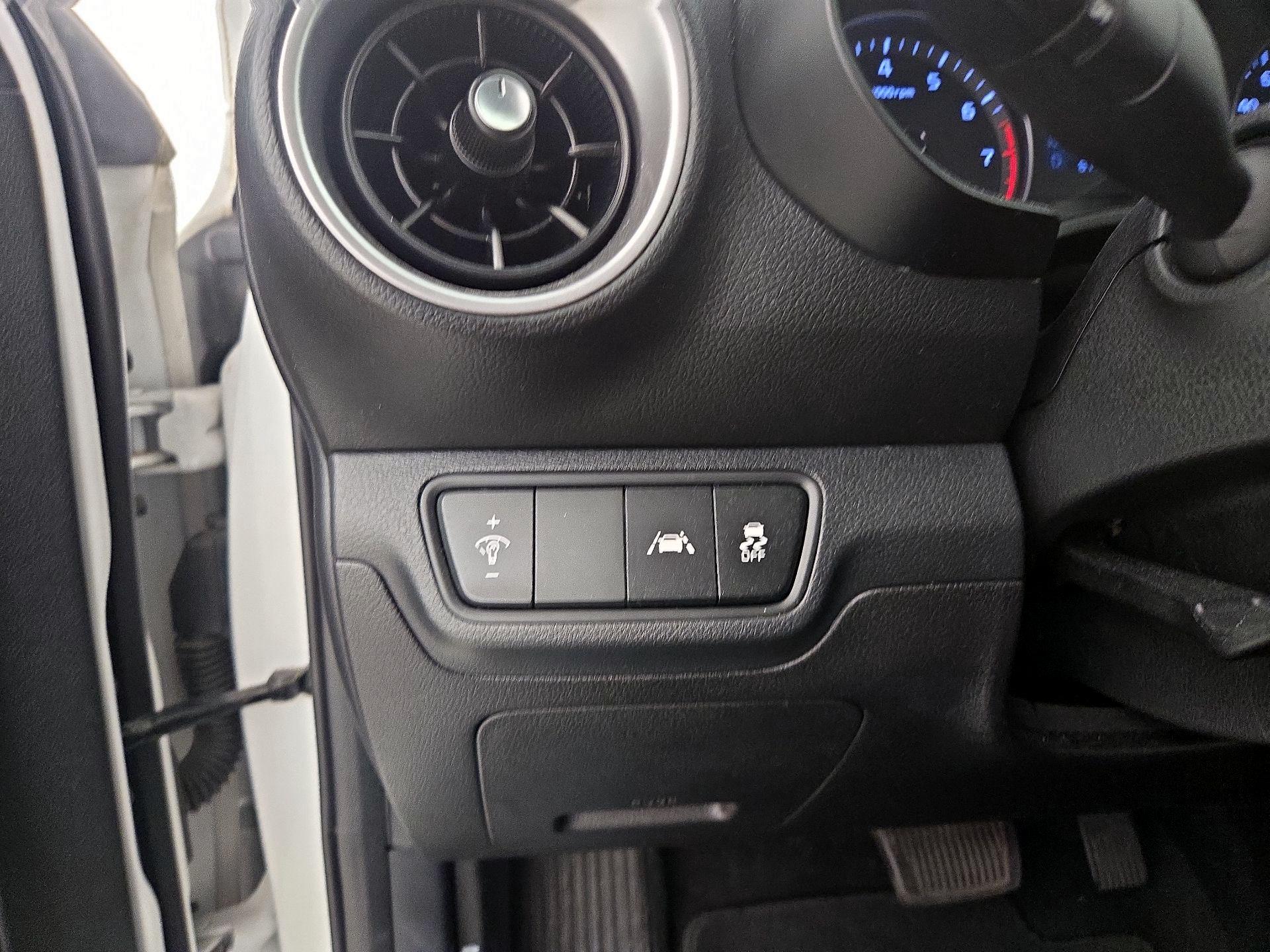 Thumbnail: 2019 Kia Forte - 13