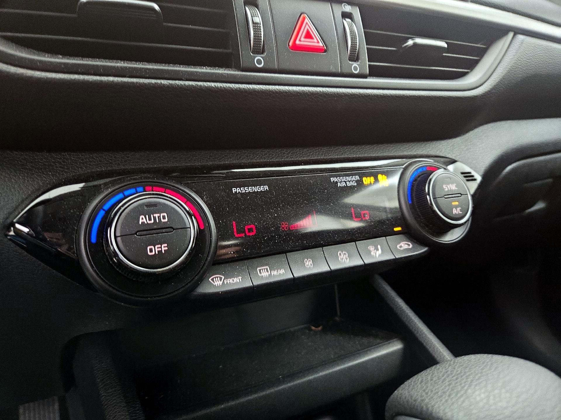 Thumbnail: 2019 Kia Forte - 16