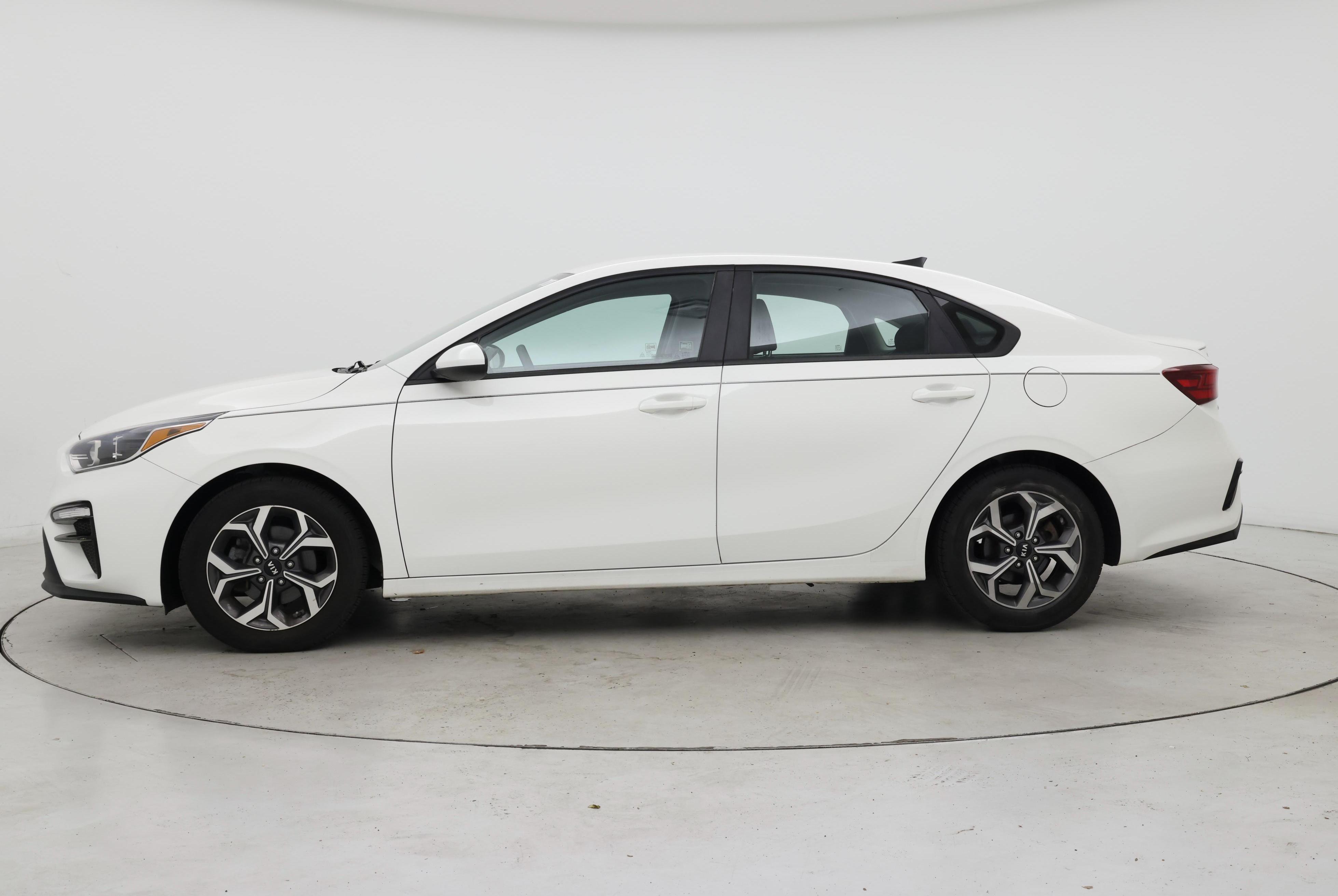 Thumbnail: 2019 Kia Forte - 3