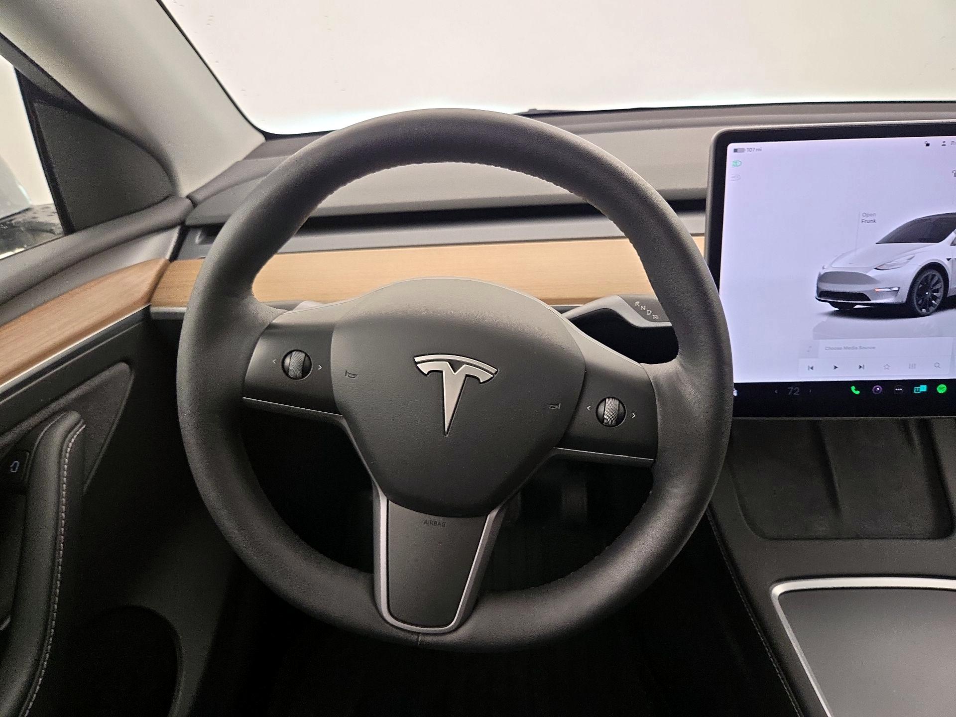 Thumbnail: 2023 Tesla Model Y - 10