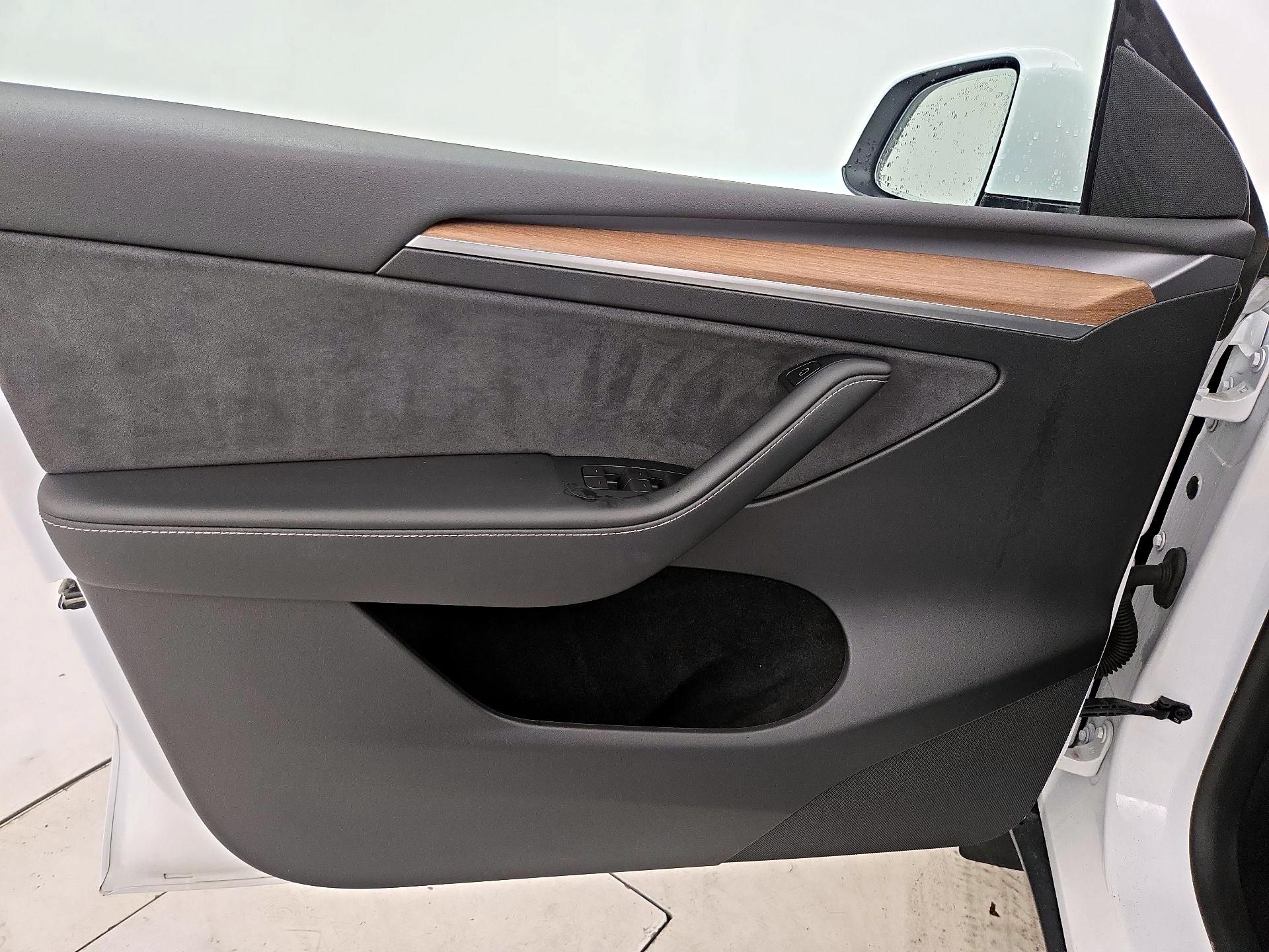 Thumbnail: 2023 Tesla Model Y - 12