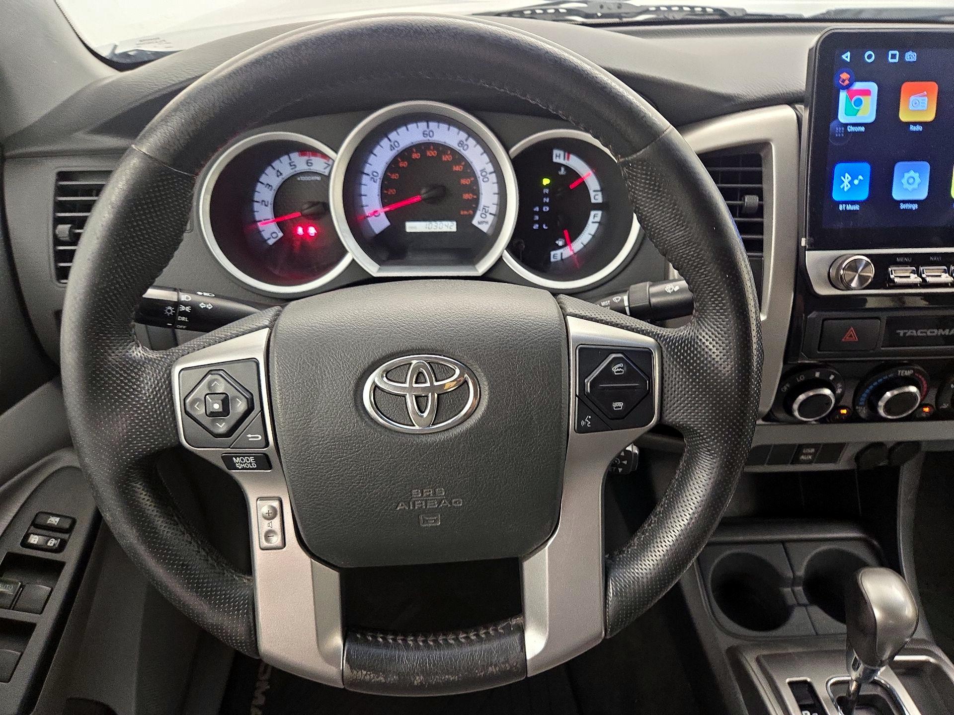 Thumbnail: 2015 Toyota Tacoma - 10