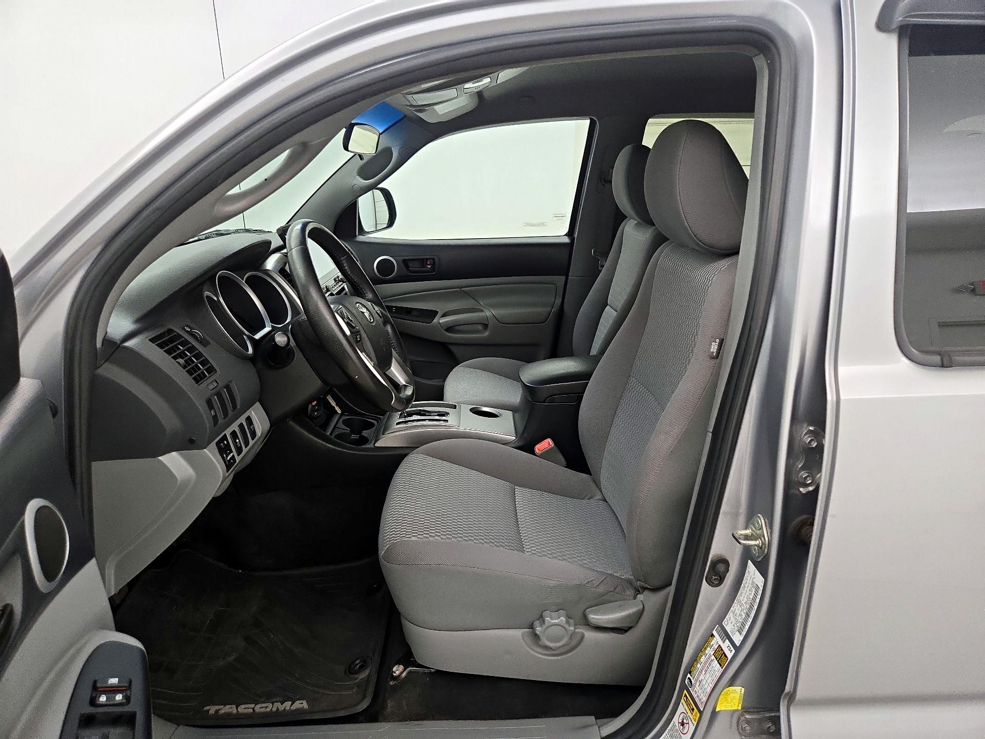 Thumbnail: 2015 Toyota Tacoma - 11