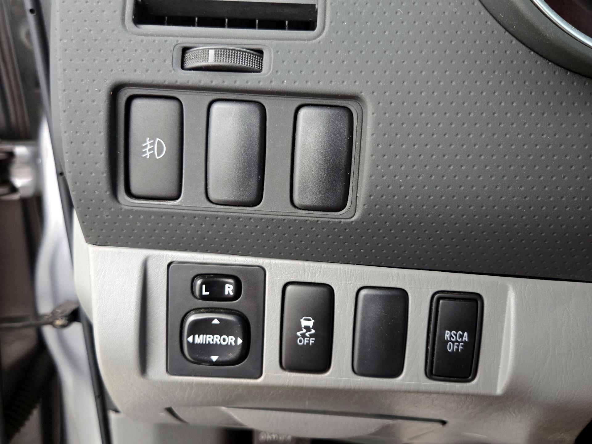 Thumbnail: 2015 Toyota Tacoma - 13