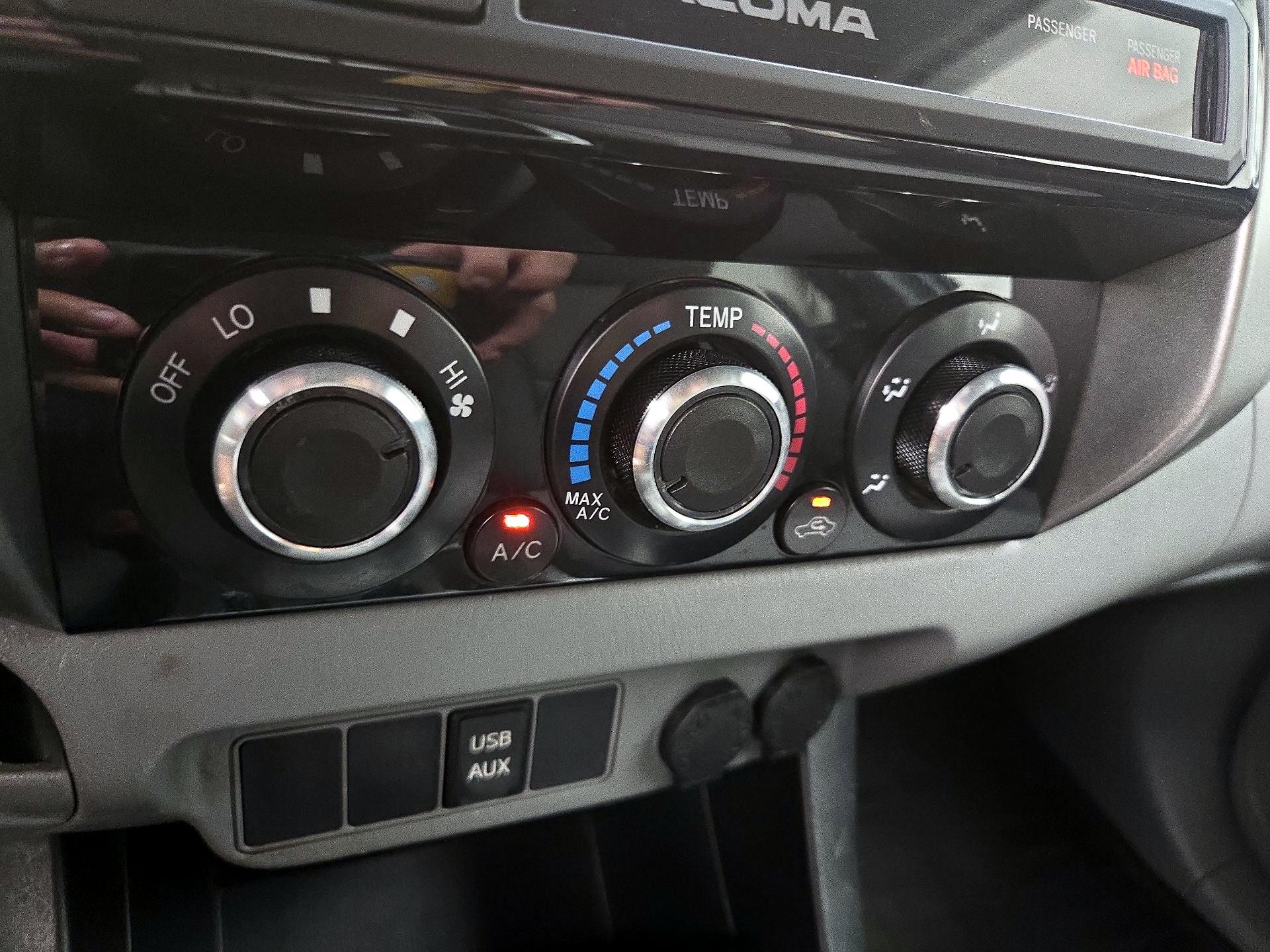 Thumbnail: 2015 Toyota Tacoma - 16
