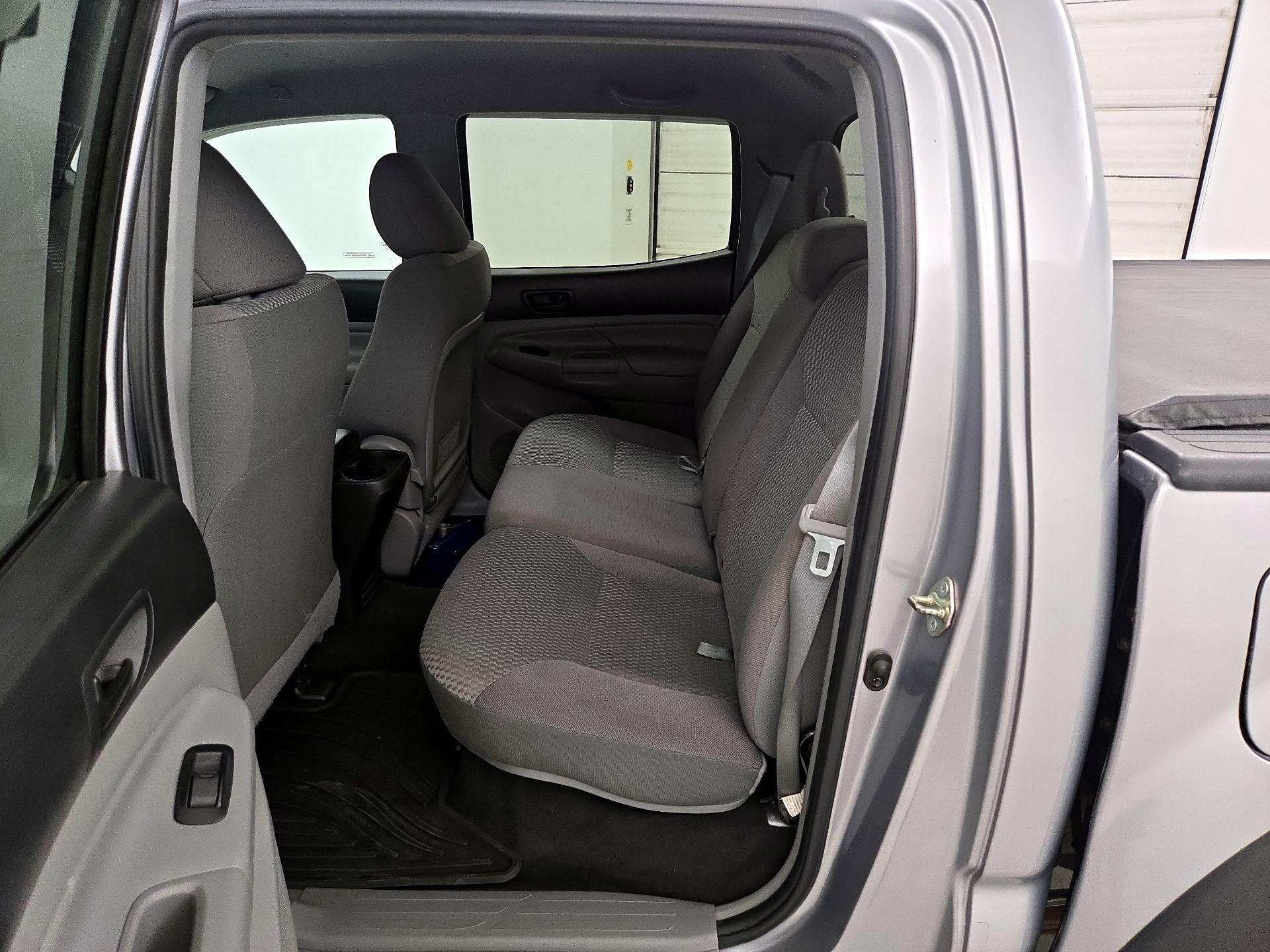 Thumbnail: 2015 Toyota Tacoma - 19