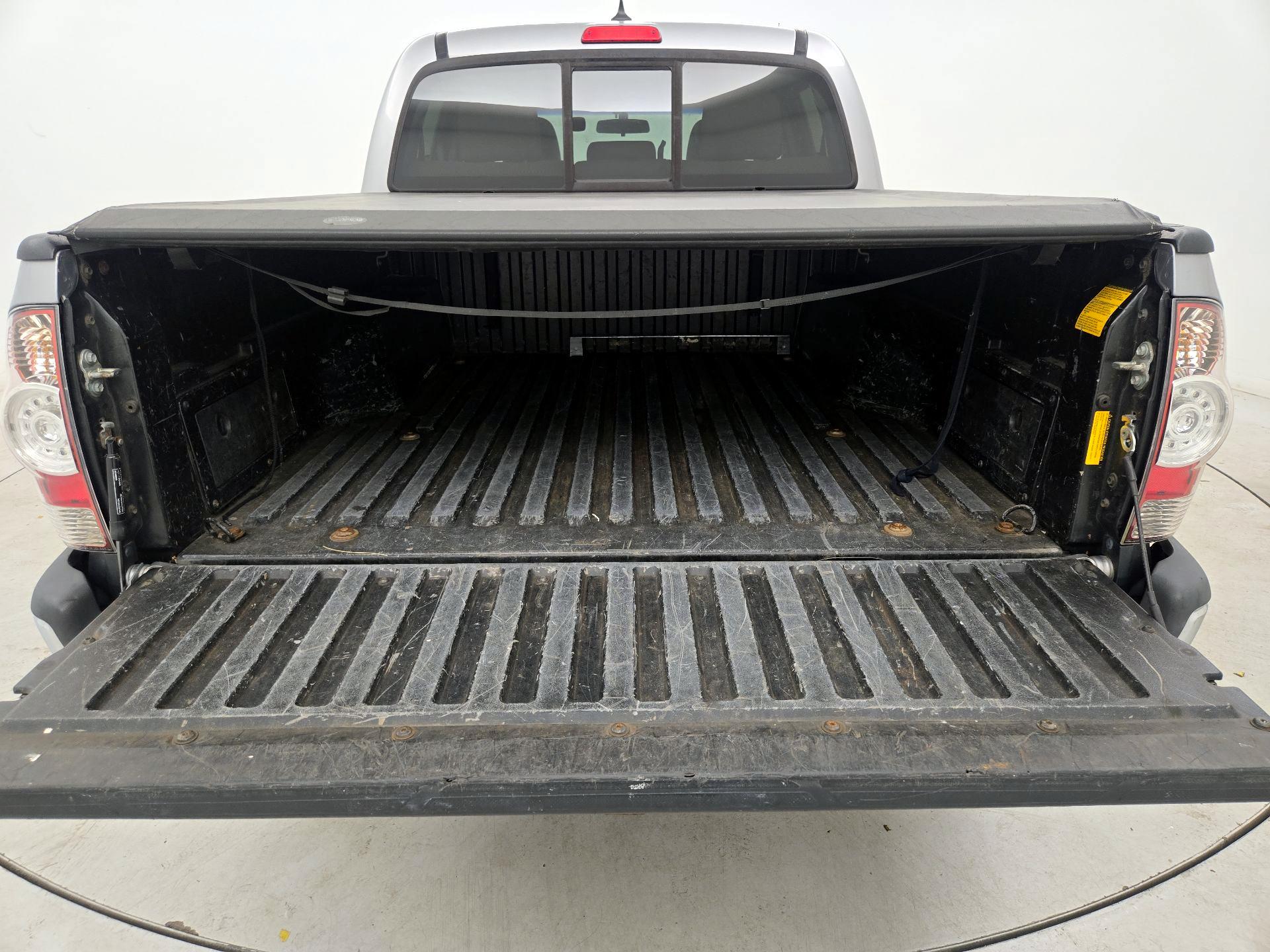 Thumbnail: 2015 Toyota Tacoma - 20
