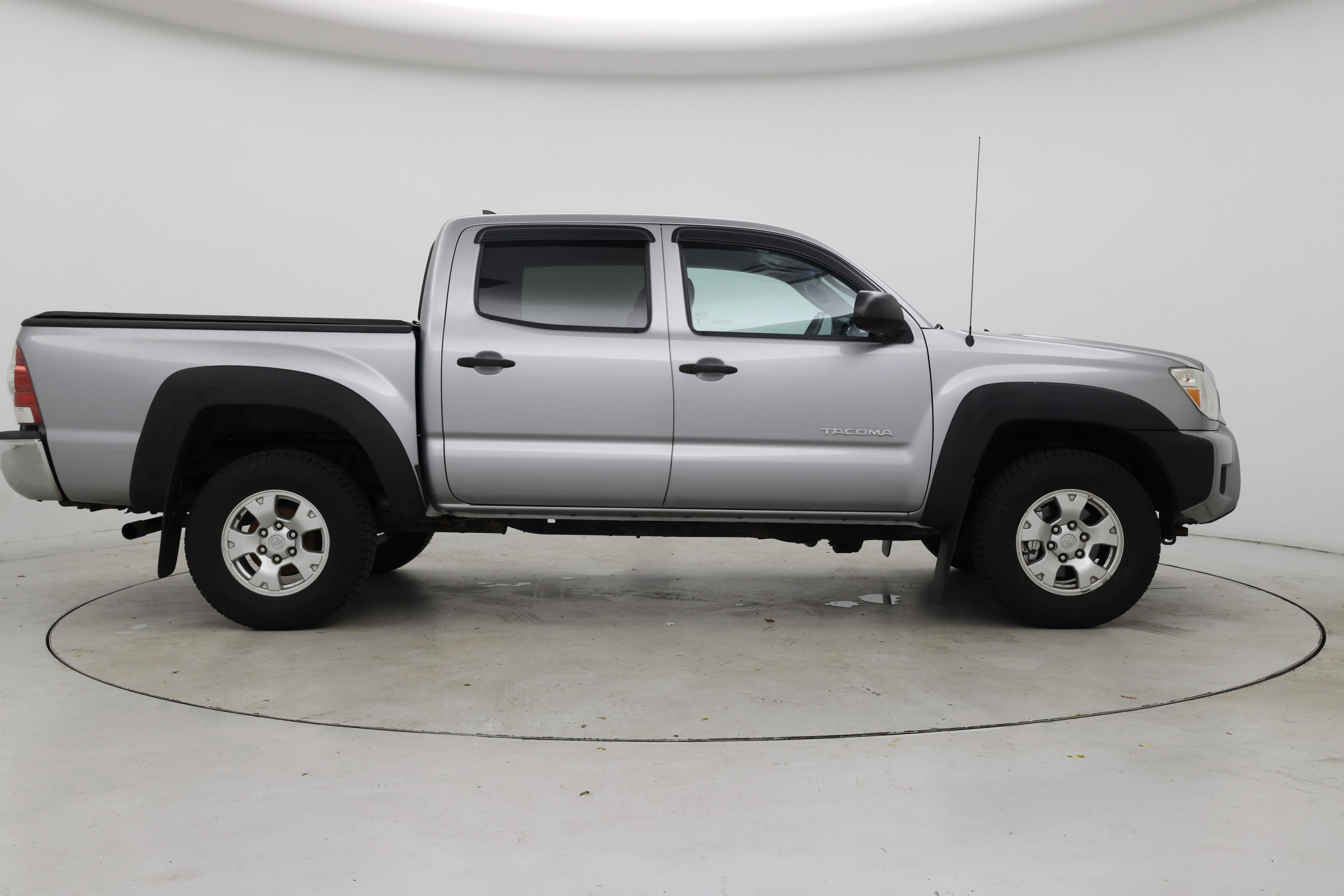 Thumbnail: 2015 Toyota Tacoma - 7