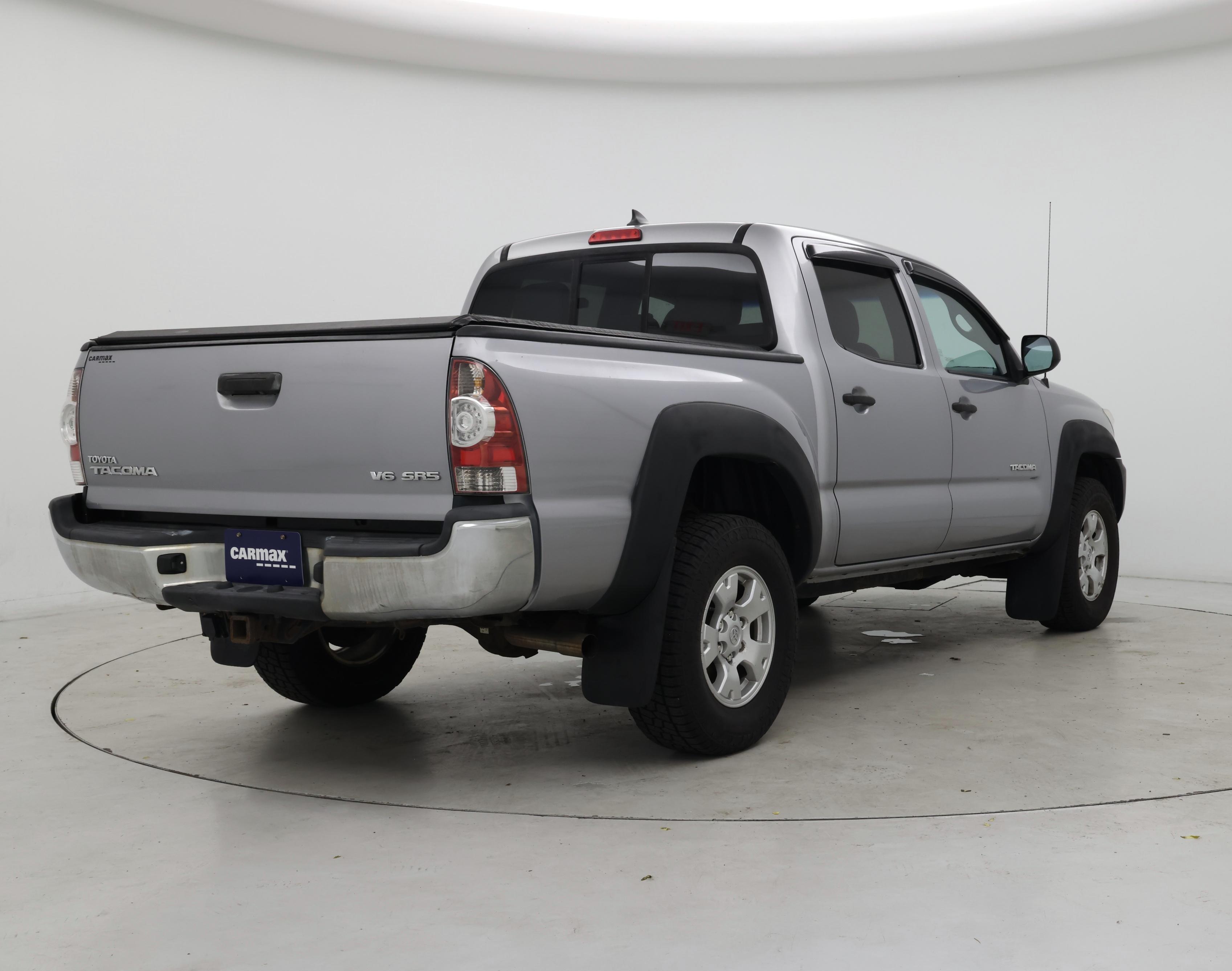 Thumbnail: 2015 Toyota Tacoma - 8