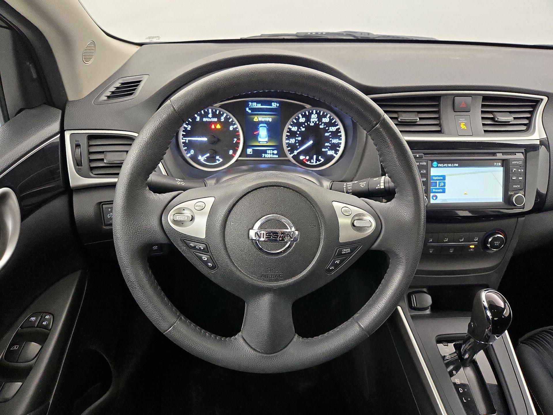 Thumbnail: 2016 Nissan Sentra - 10
