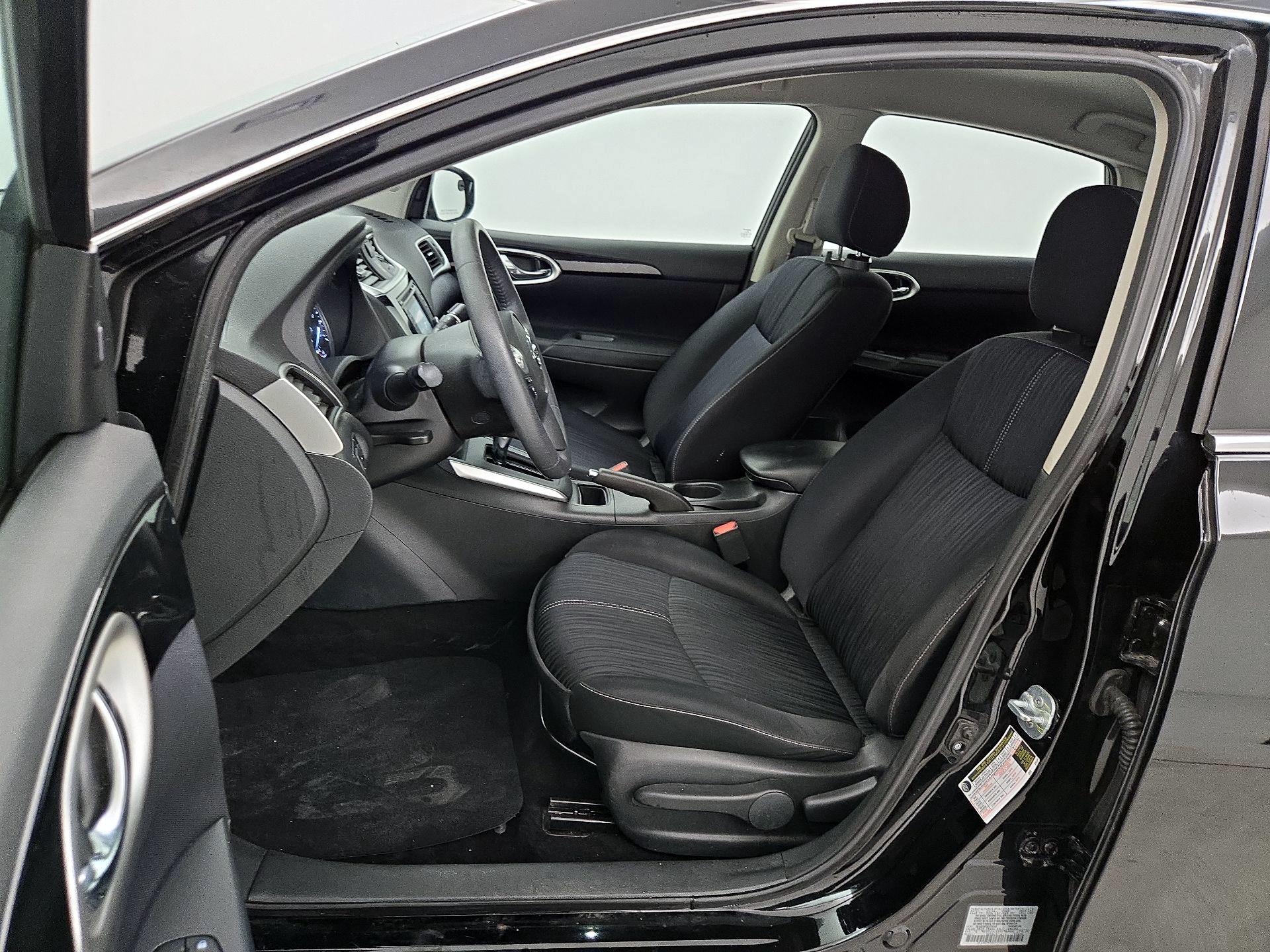 Thumbnail: 2016 Nissan Sentra - 11