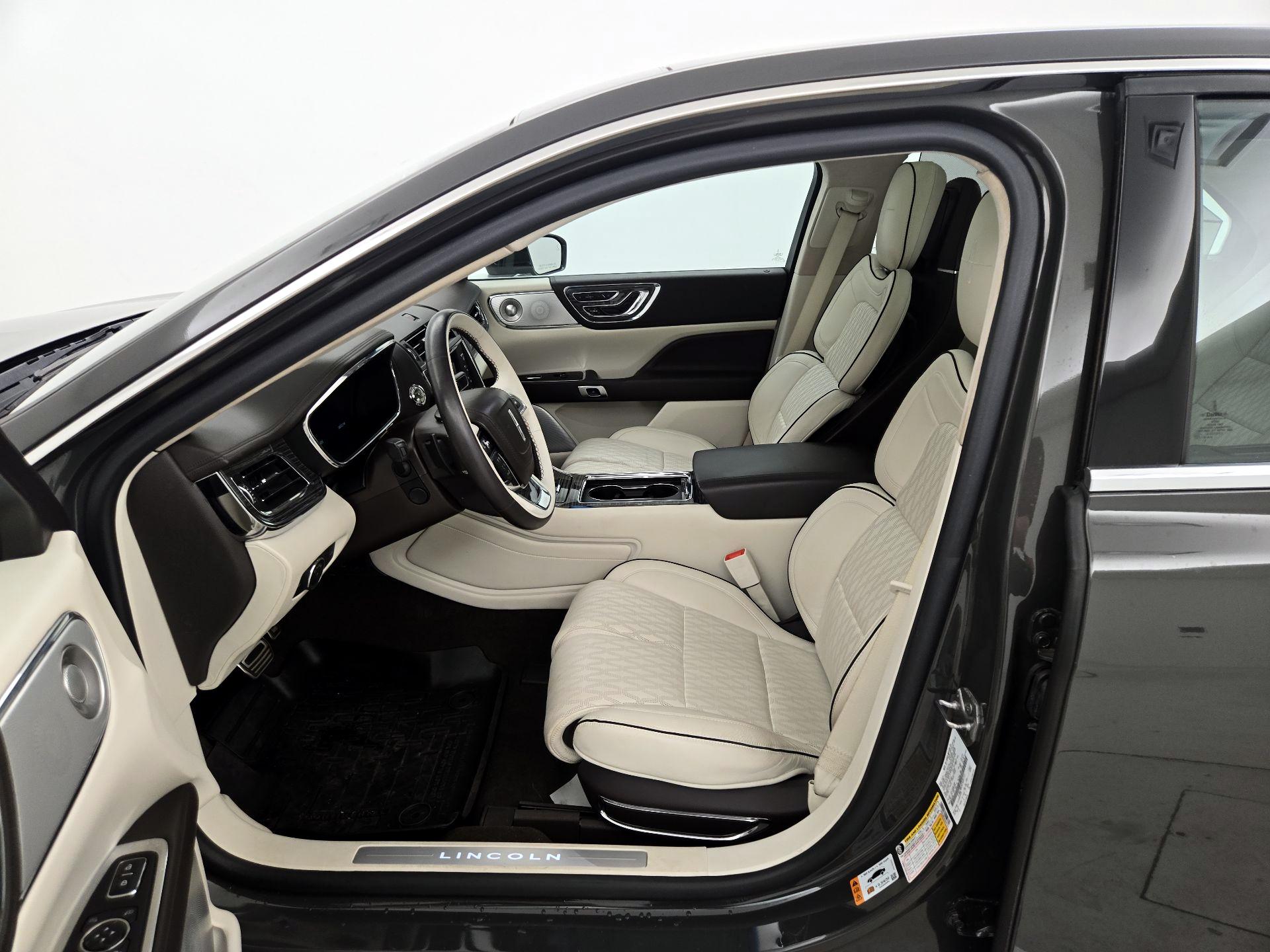 Thumbnail: 2020 Lincoln Continental - 11