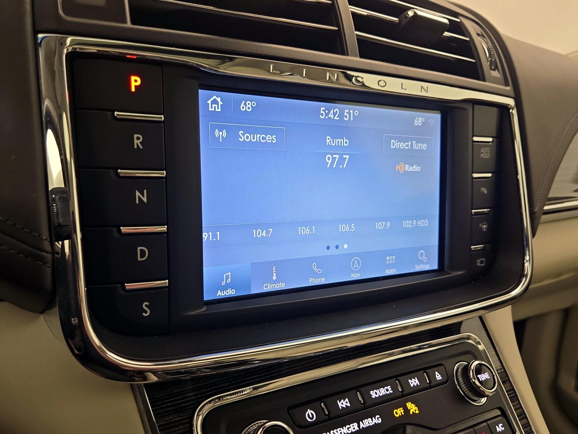 Thumbnail: 2020 Lincoln Continental - 16
