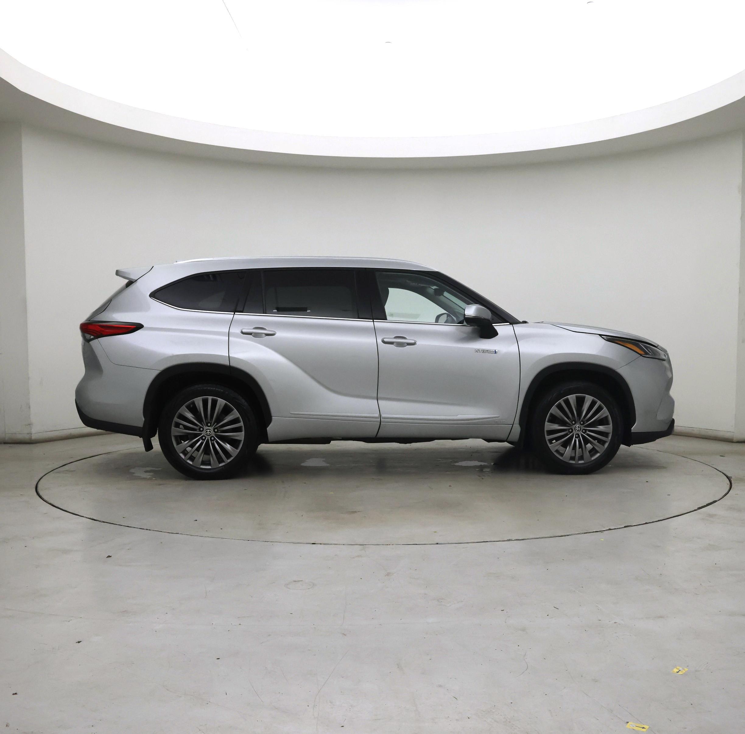 Thumbnail: 2021 Toyota Highlander - 7