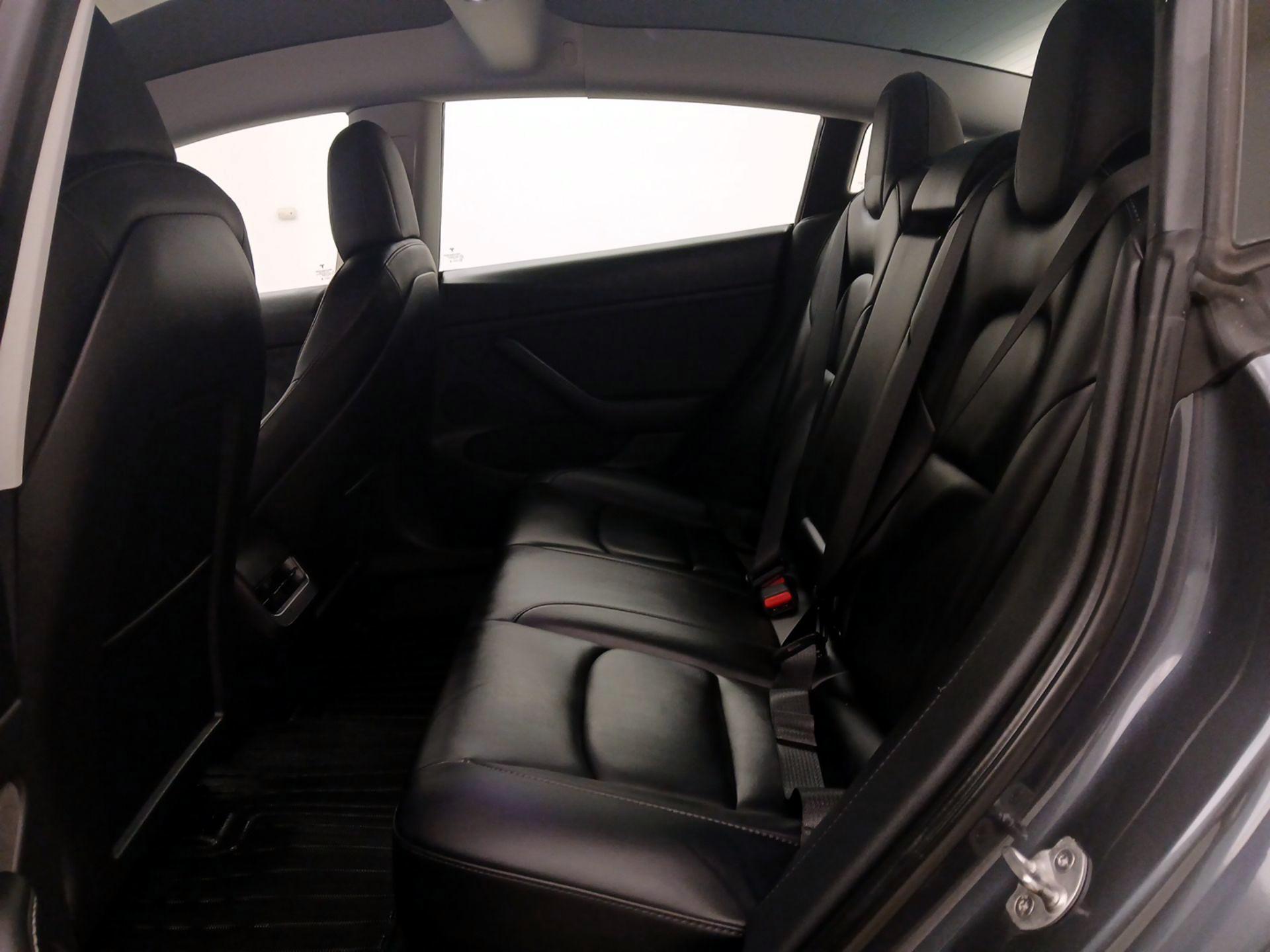 Thumbnail: 2022 Tesla Model 3 - 19