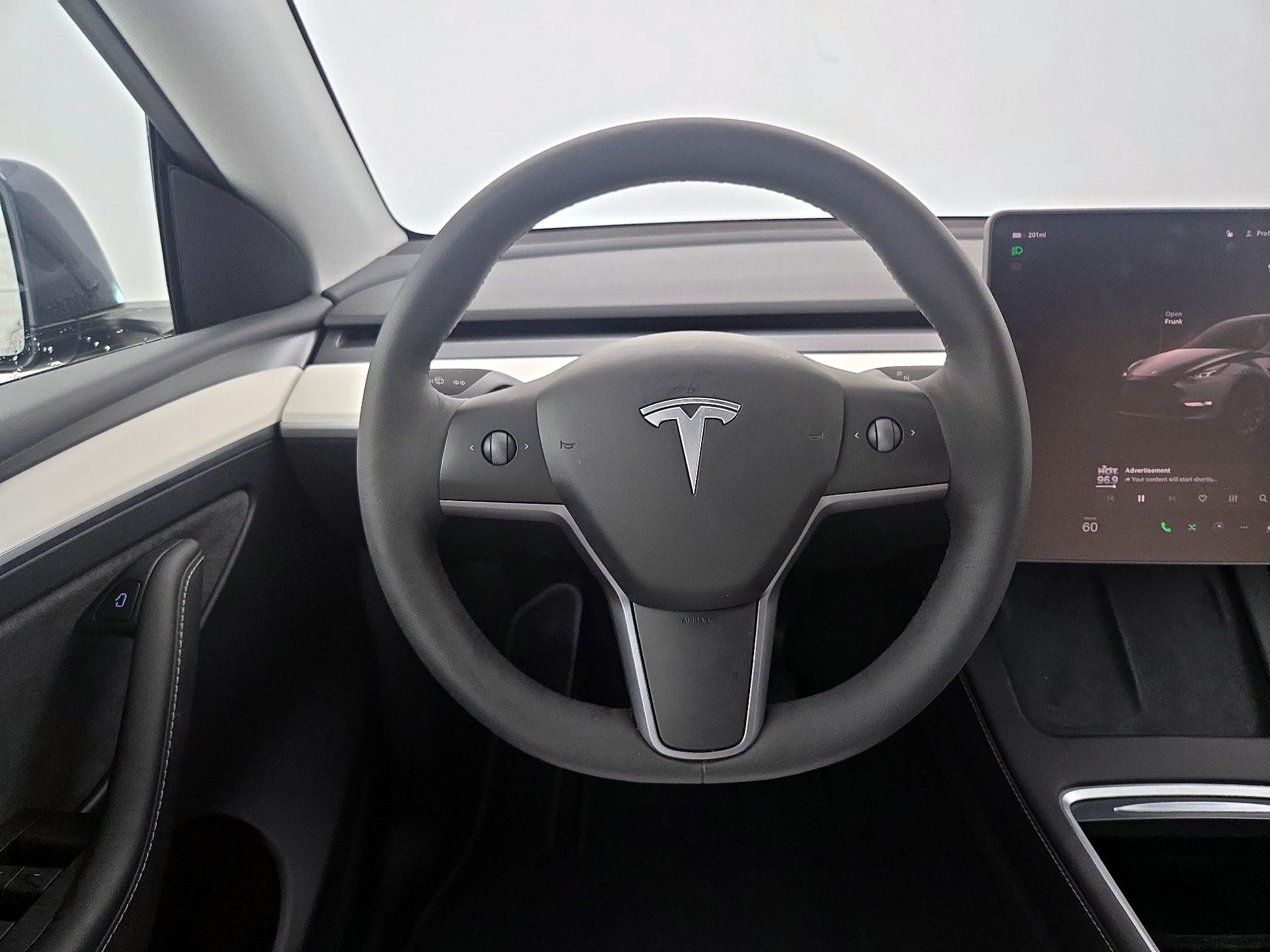 Thumbnail: 2023 Tesla Model Y - 10