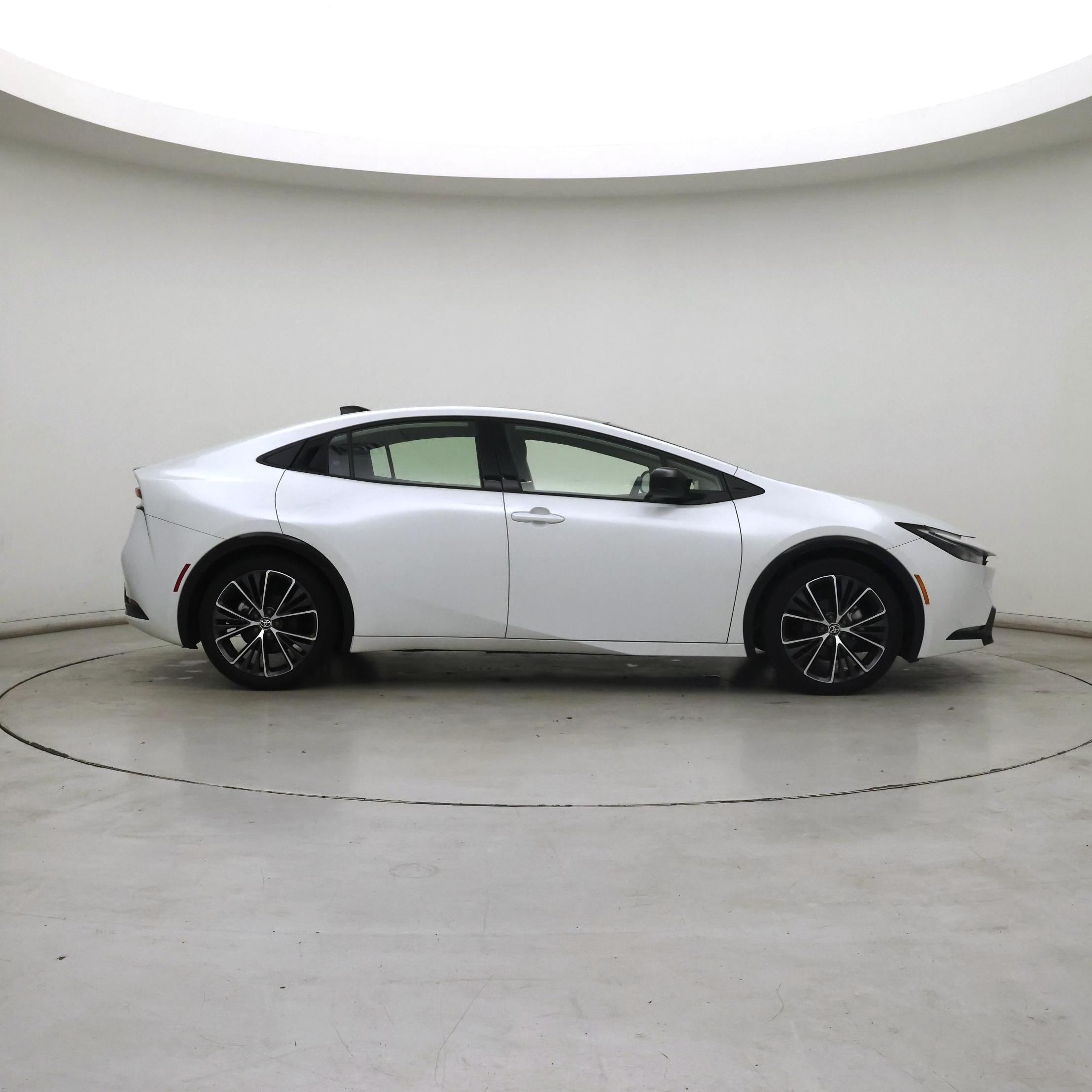 Thumbnail: 2024 Toyota Prius - 7