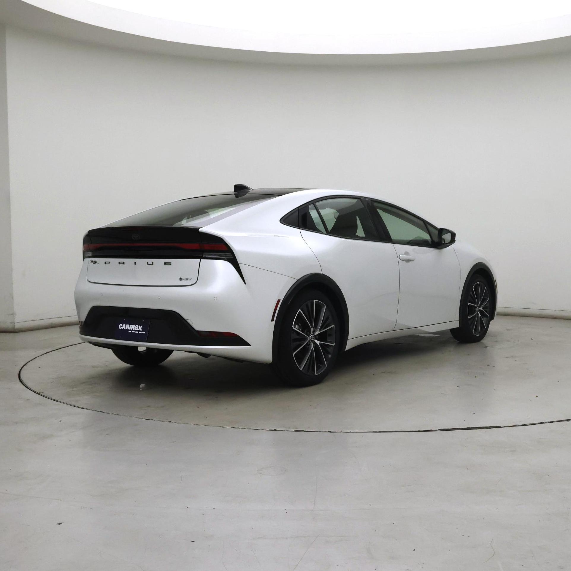 Thumbnail: 2024 Toyota Prius - 8