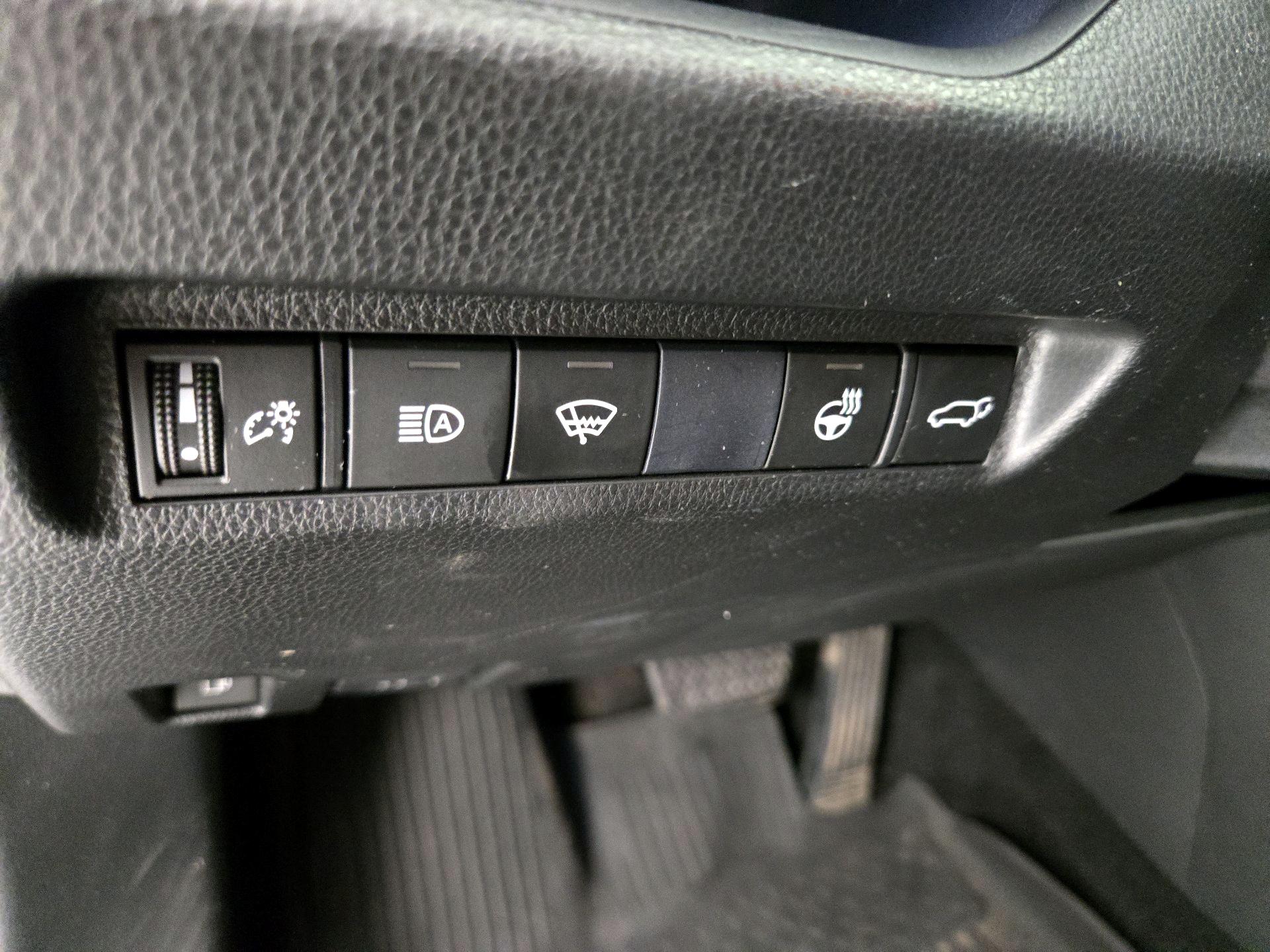 Thumbnail: 2021 Toyota RAV4 - 13