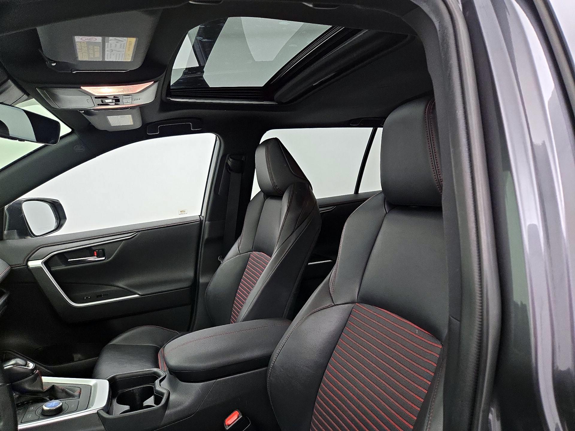 Thumbnail: 2021 Toyota RAV4 - 20