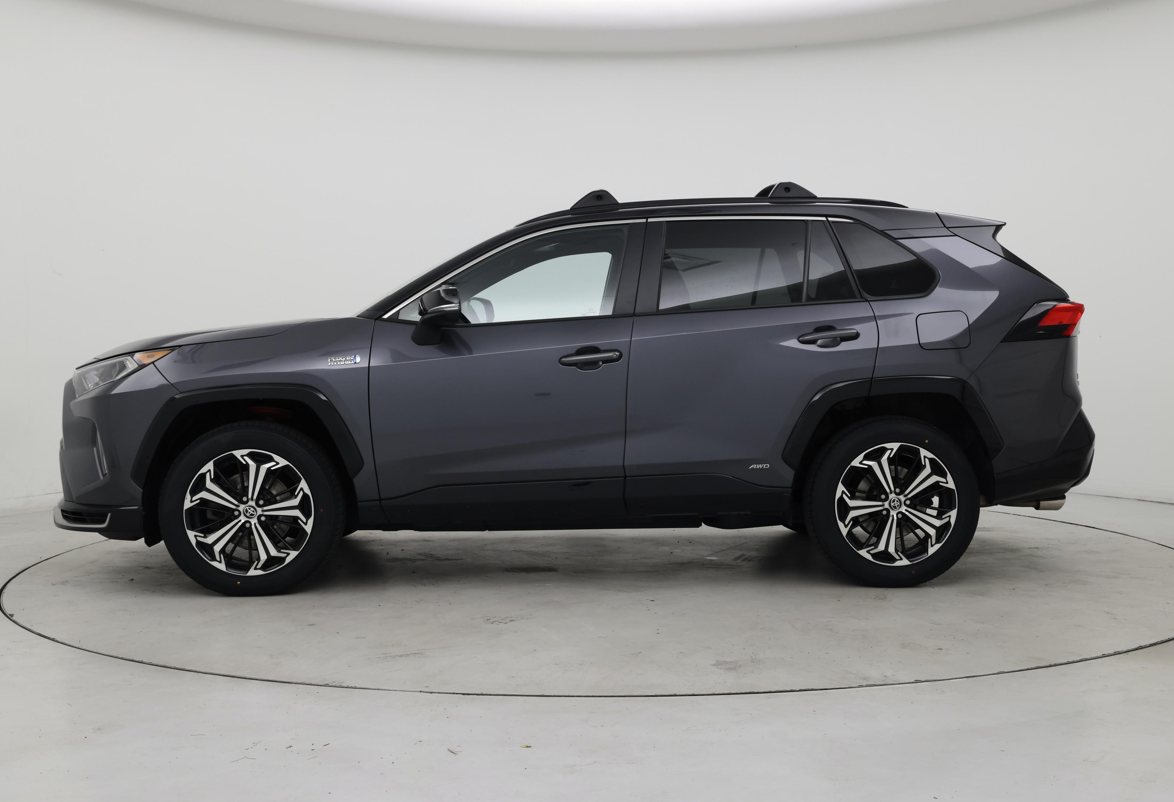 Thumbnail: 2021 Toyota RAV4 - 3